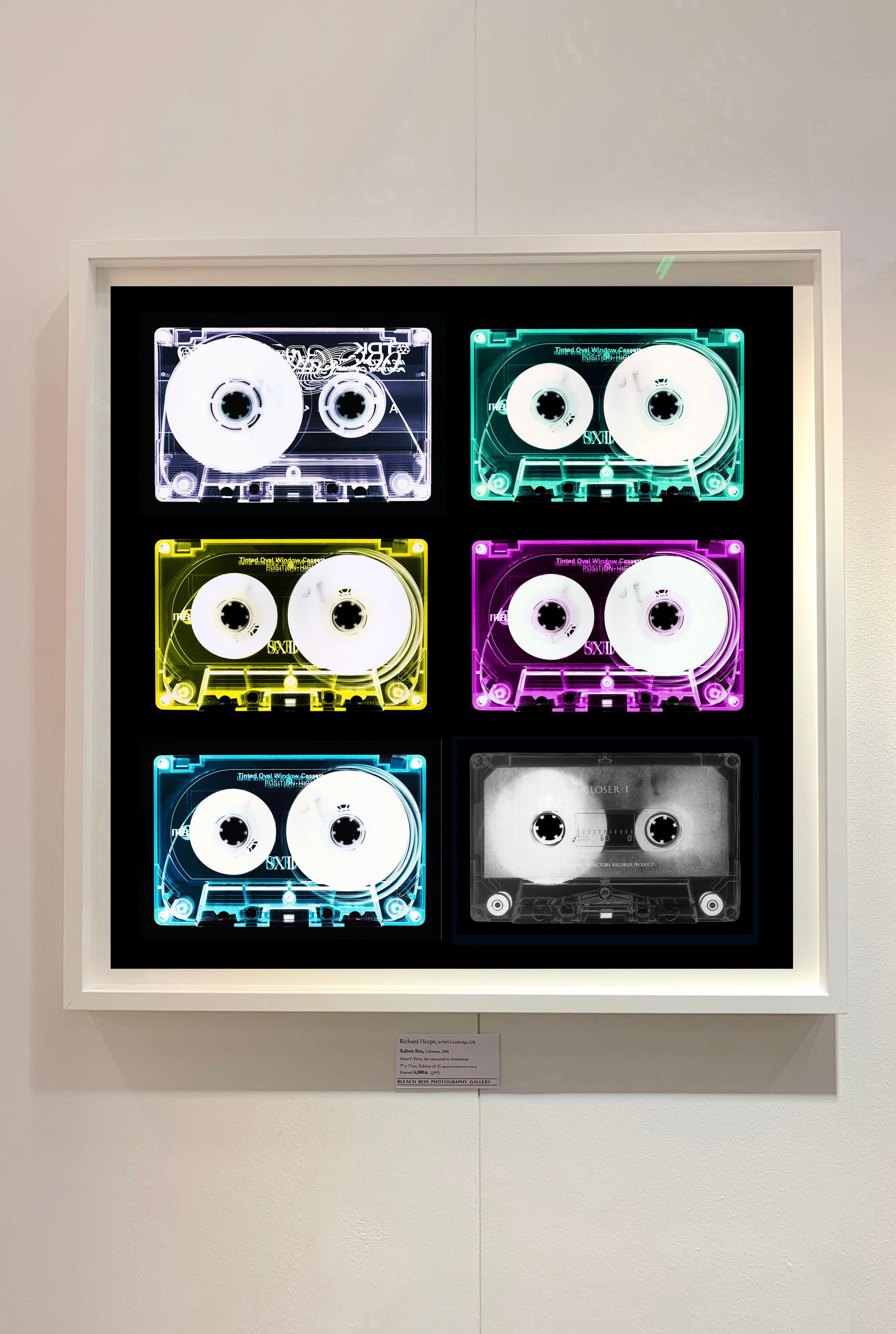 Tape-Kollektion - Zeitgenössische Pop-Art-Farbfotografie (Schwarz), Color Photograph, von Heidler & Heeps