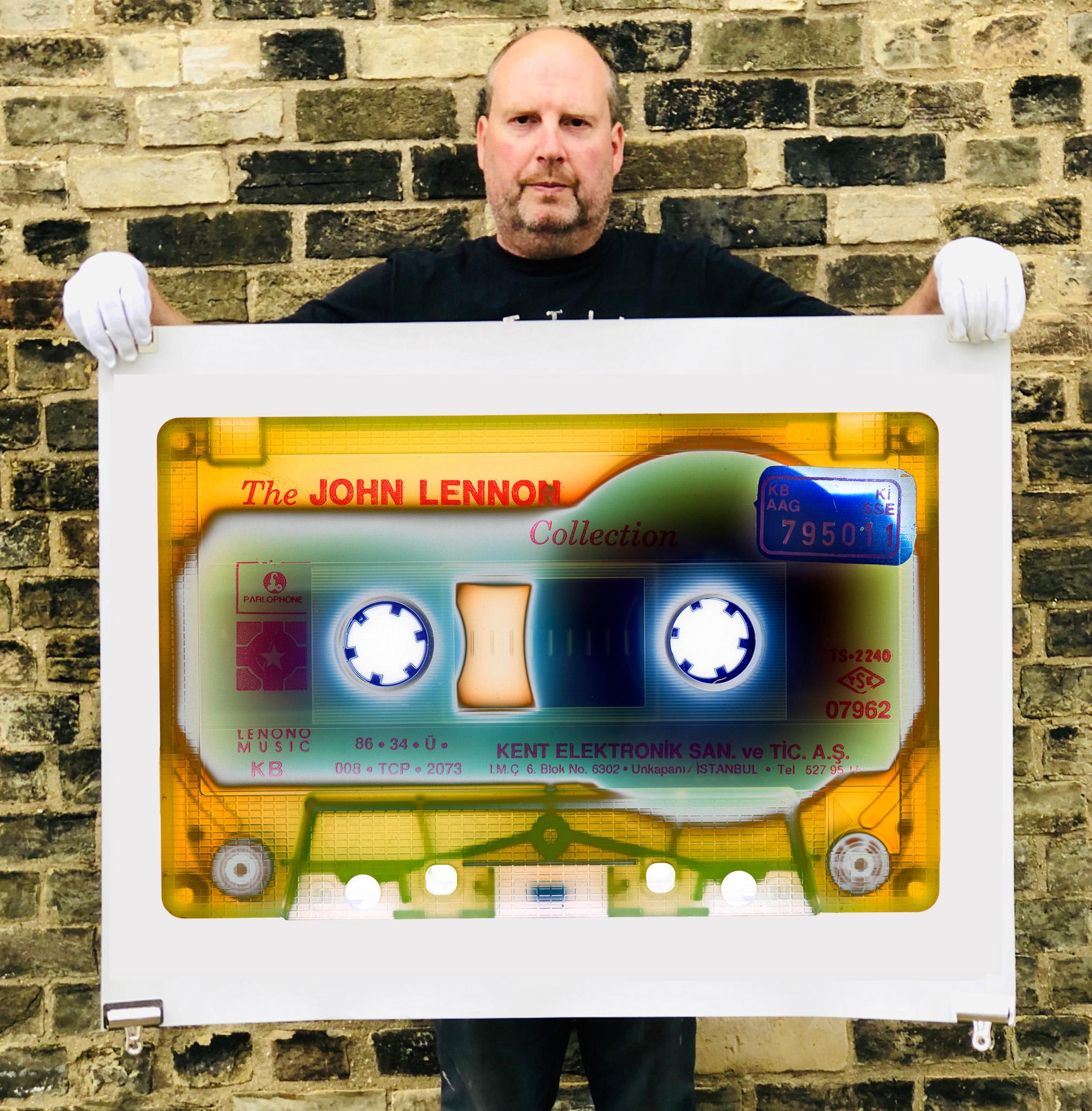 Tape Collection, Elektronik - Photographie couleur pop art contemporaine - Marron Color Photograph par Heidler & Heeps