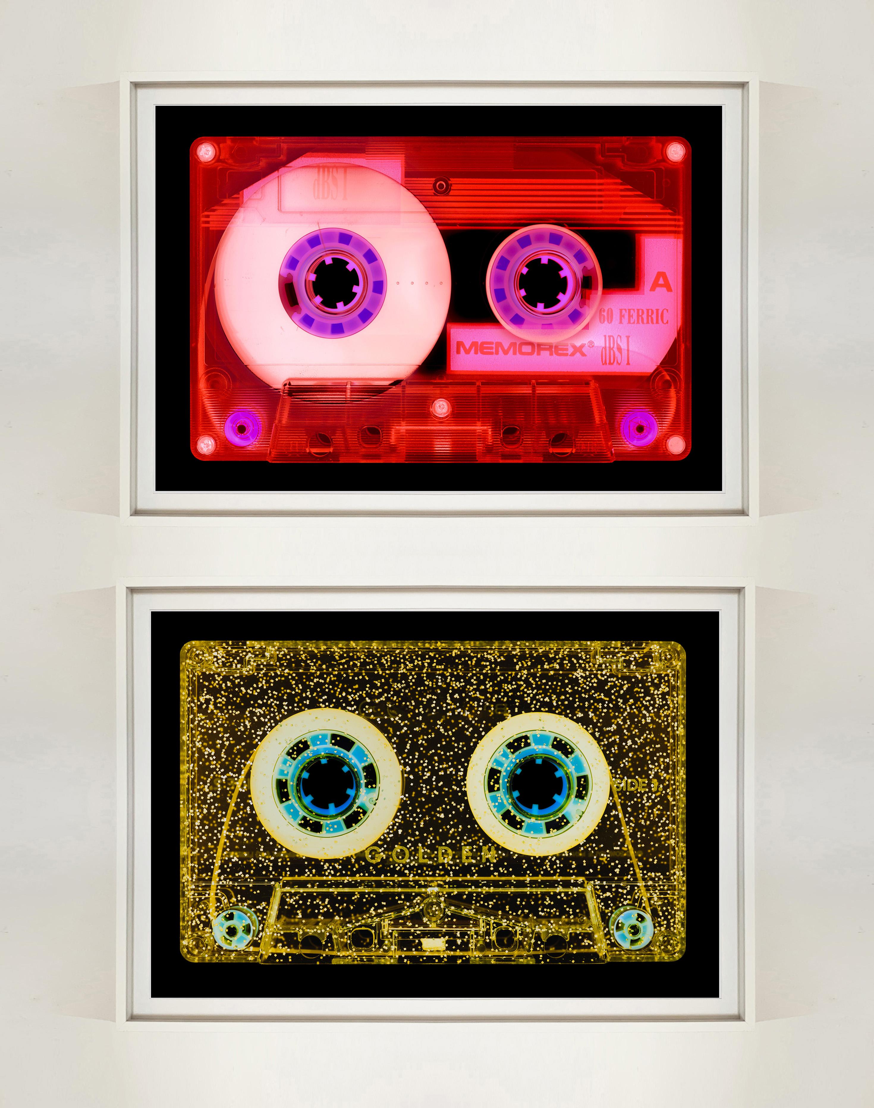 Tape-Kollektion, Ferric 60 (rot getönt) – Pop-Art-Farbfotografie (Rot), Color Photograph, von Heidler & Heeps