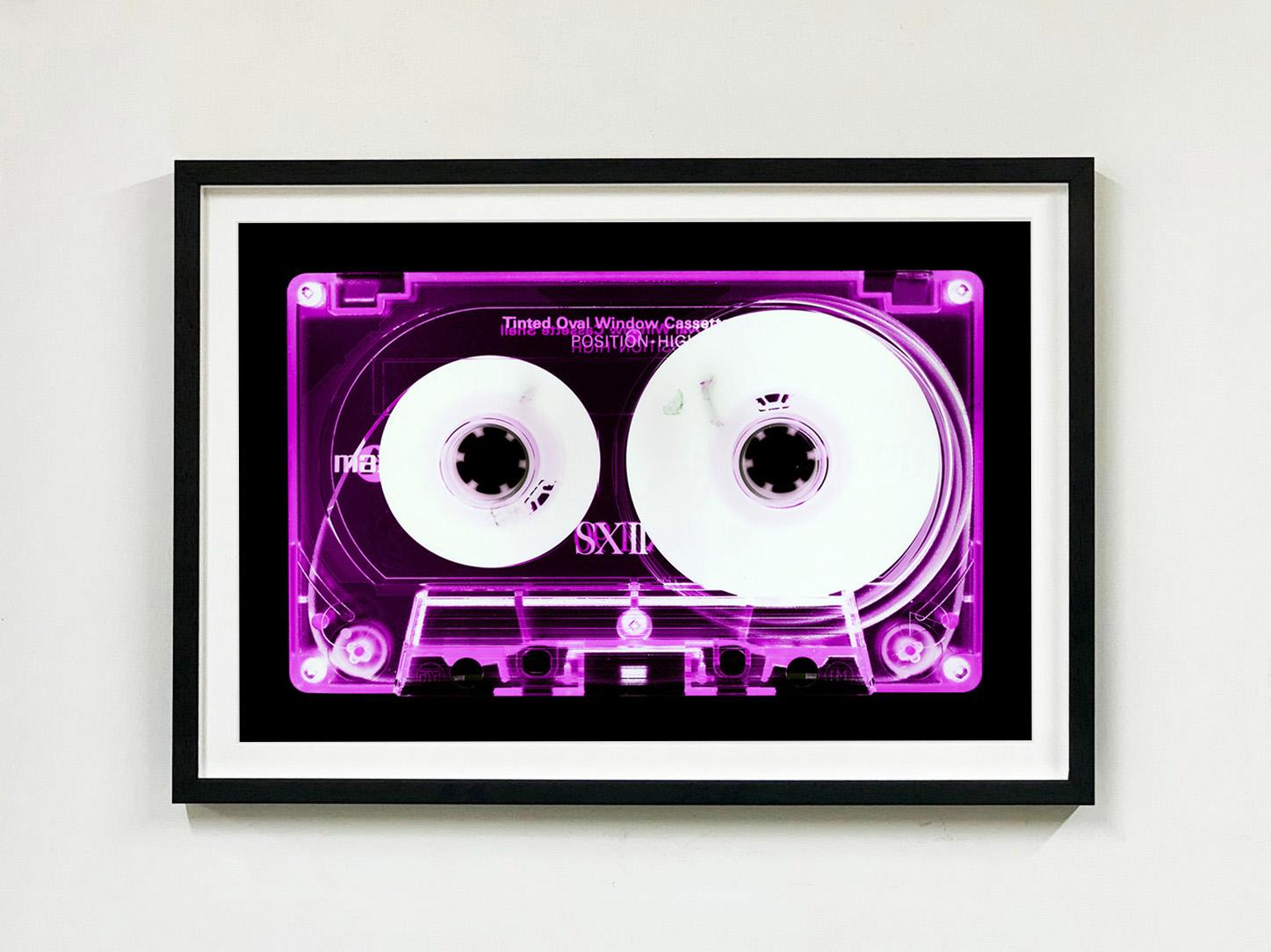 Set von drei Kunstwerken aus der Tape-Kollektion Pop of Pink – Pop-Art-Farbfotografie  – Photograph von Heidler & Heeps