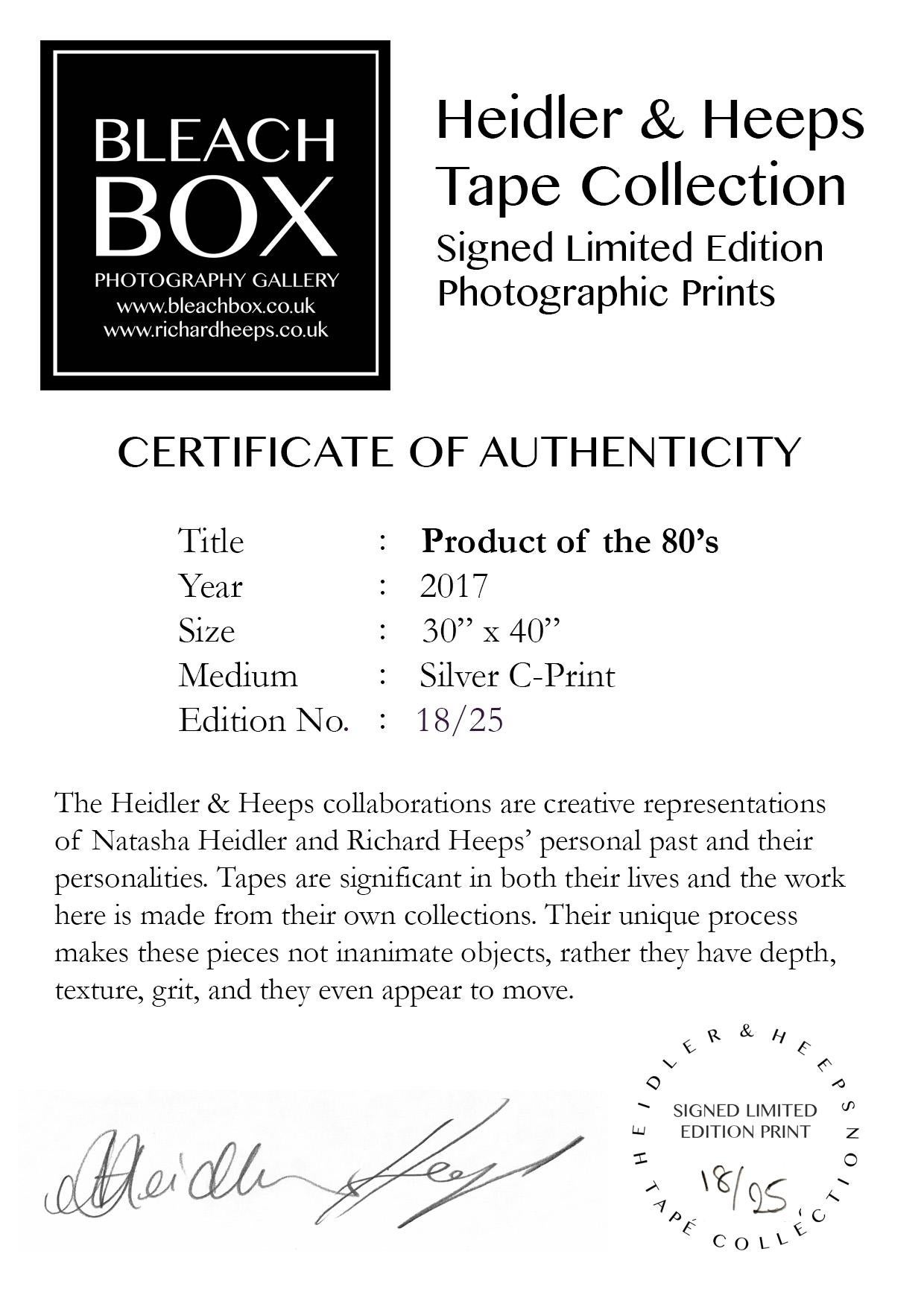 Produit des années 80, issu de la collection de cassettes de Heidler & Heeps.
Les collaborations Heidler & Heeps sont des représentations créatives du passé personnel et de la personnalité de Natasha Heidler et Richard Heeps. Les bandes sont