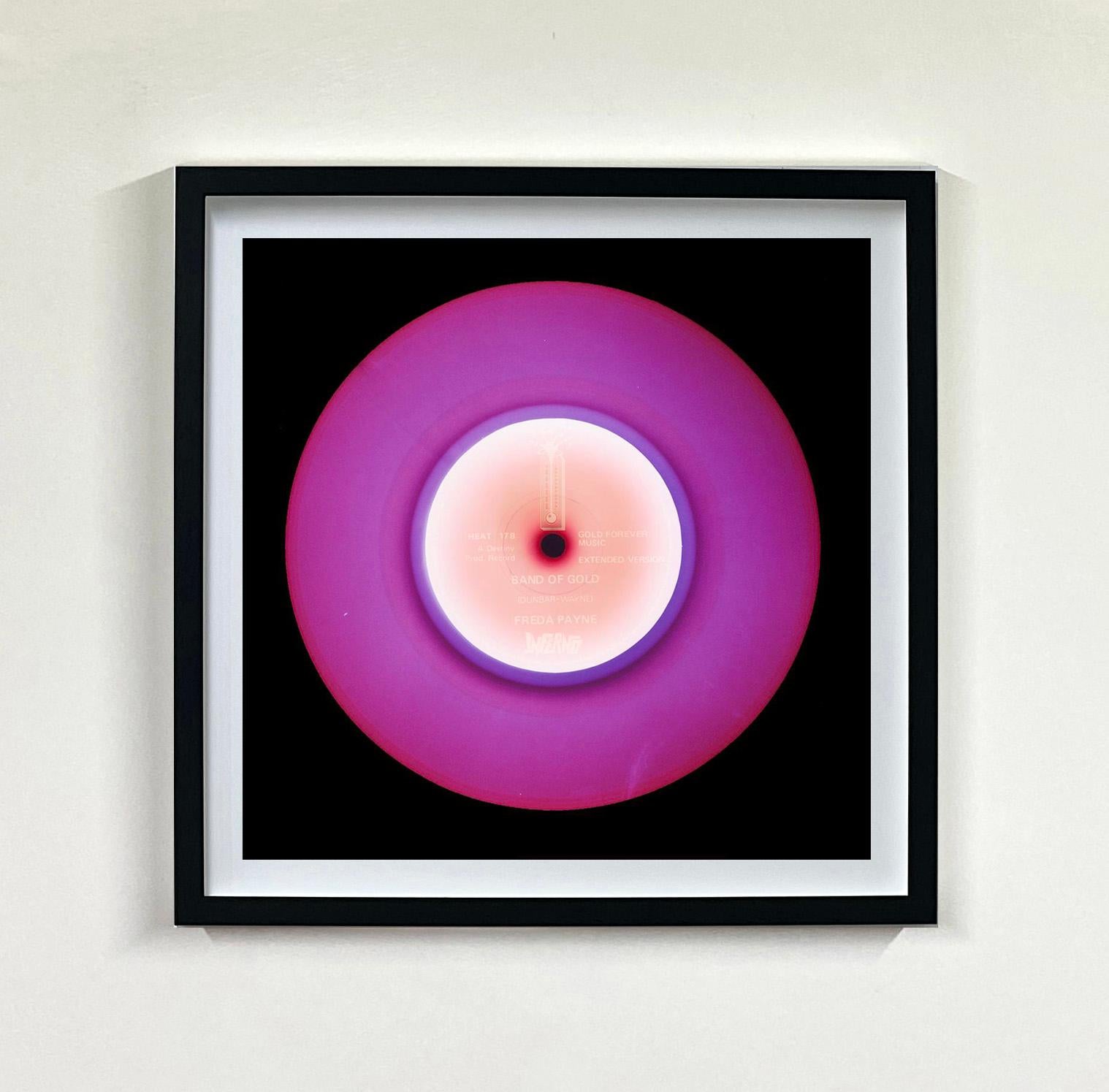 Vinyl Kollektion 16 Stück Mehrfarbige quadratische Installation – Pop-Art-Fotografie im Angebot 8
