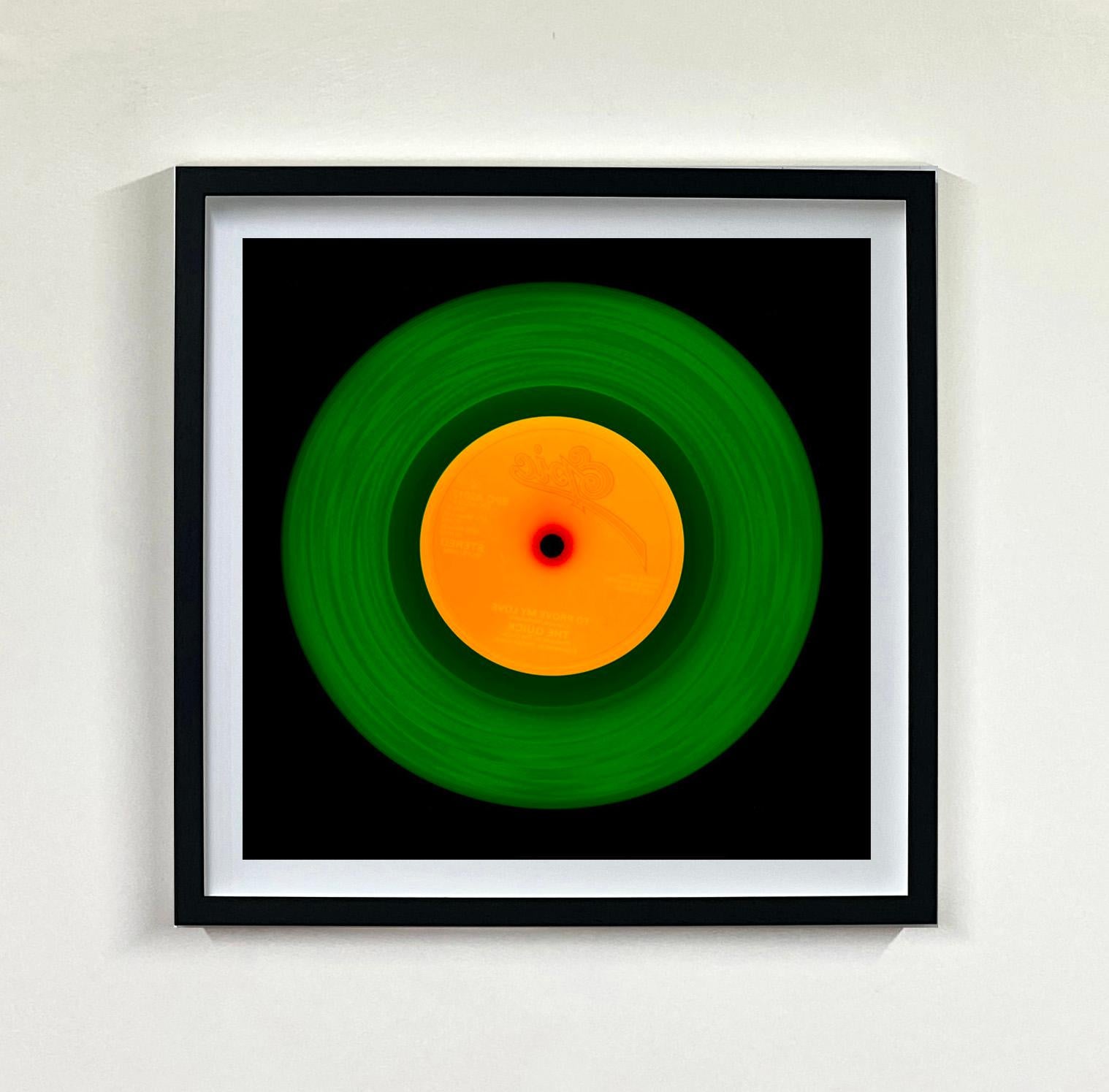 Vinyl Kollektion 16 Stück Mehrfarbige quadratische Installation – Pop-Art-Fotografie im Angebot 12