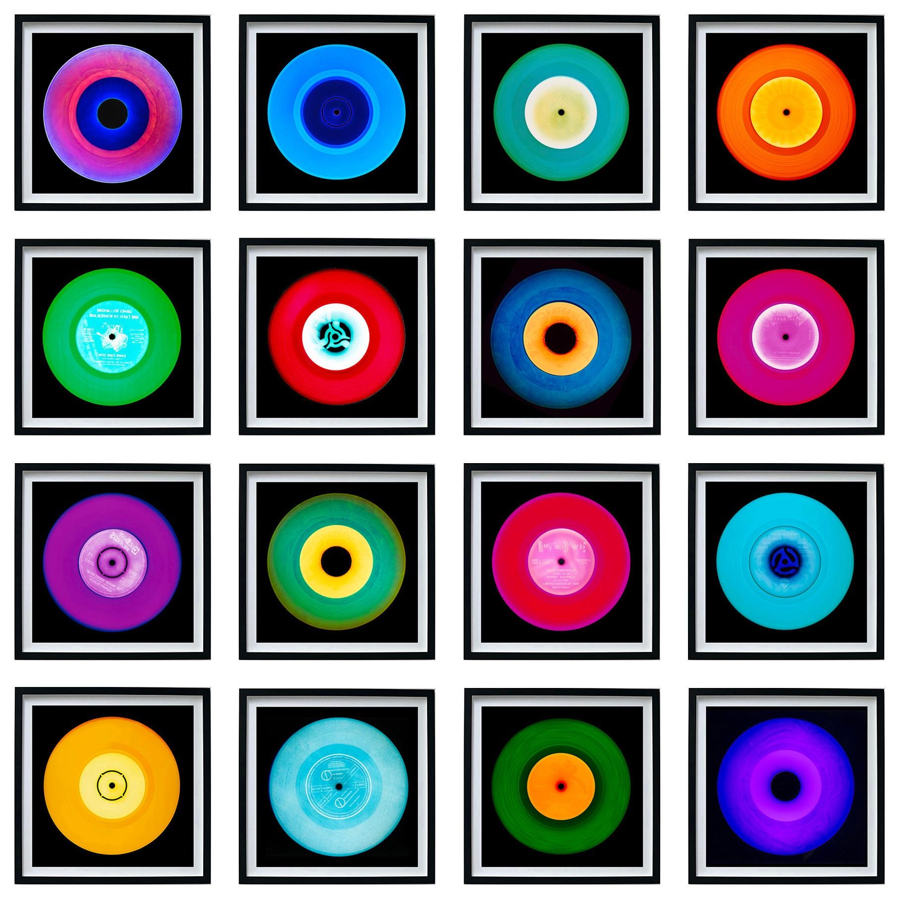 Color Photograph de Heidler & Heeps - Colección Vinilo 16 Piezas Cuadrado Multicolor Instalación - Fotografía Pop Art