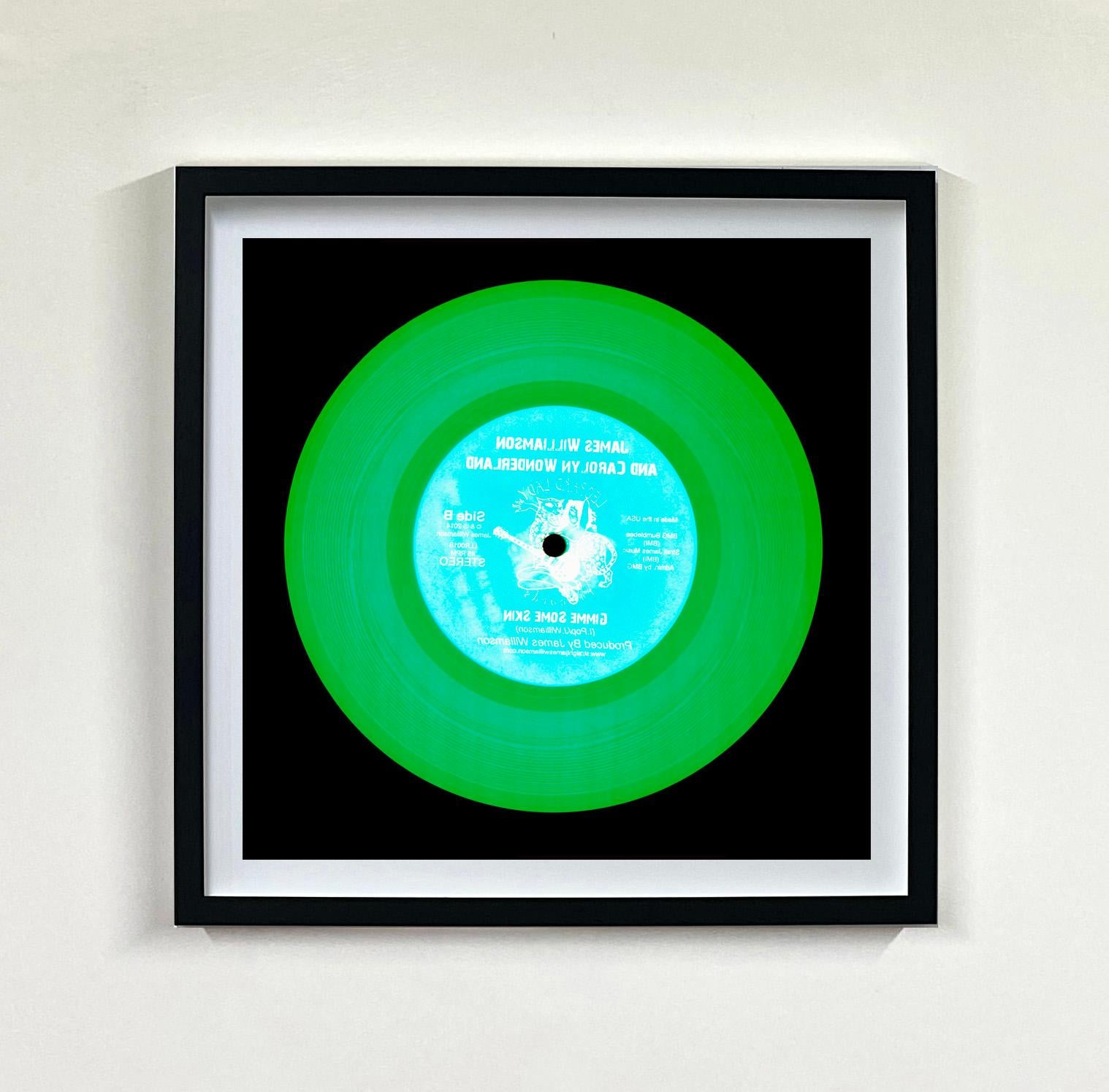 Vinyl Kollektion 8 Stück Multicolor Installation - Pop-Art-Farbfotografie (Grau), Color Photograph, von Heidler & Heeps