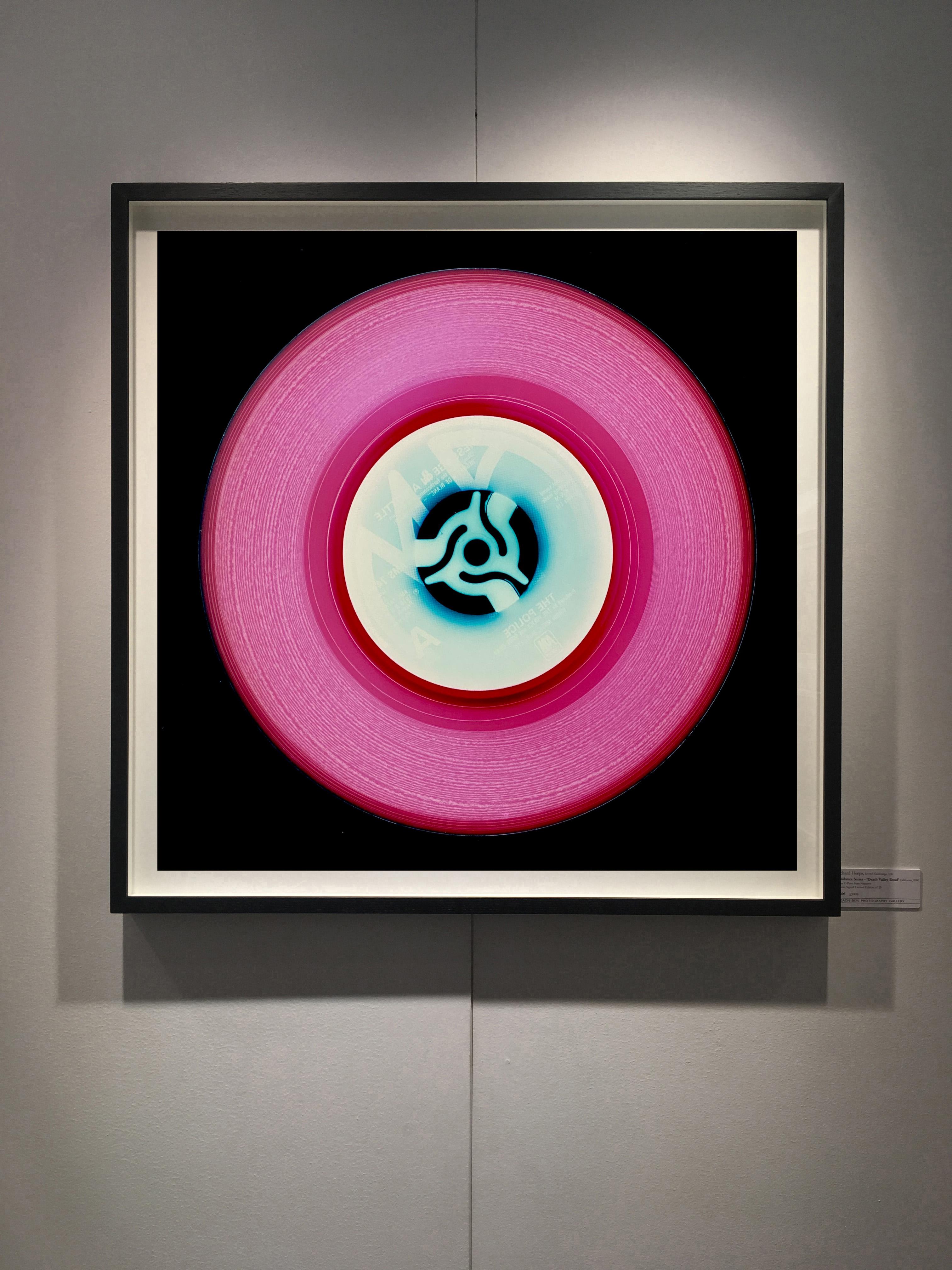 Vinyl-Kollektion, A (Rosa) – Konzeptionell, Pop Art, Farbfotografie – Print von Heidler & Heeps