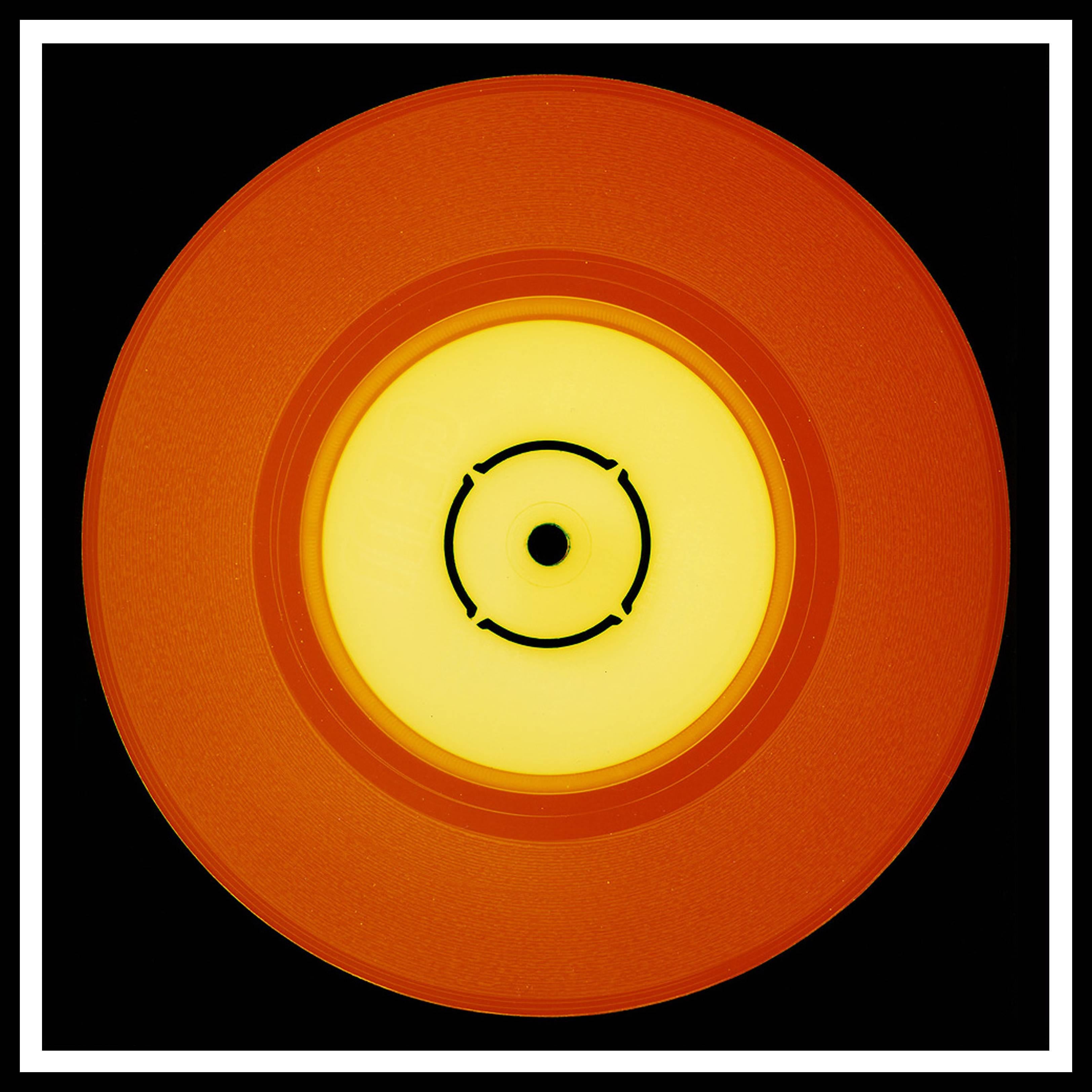 Collection Vinyl, Double B Side (orange) - Photographie couleur Pop Art conceptuelle en vente 3