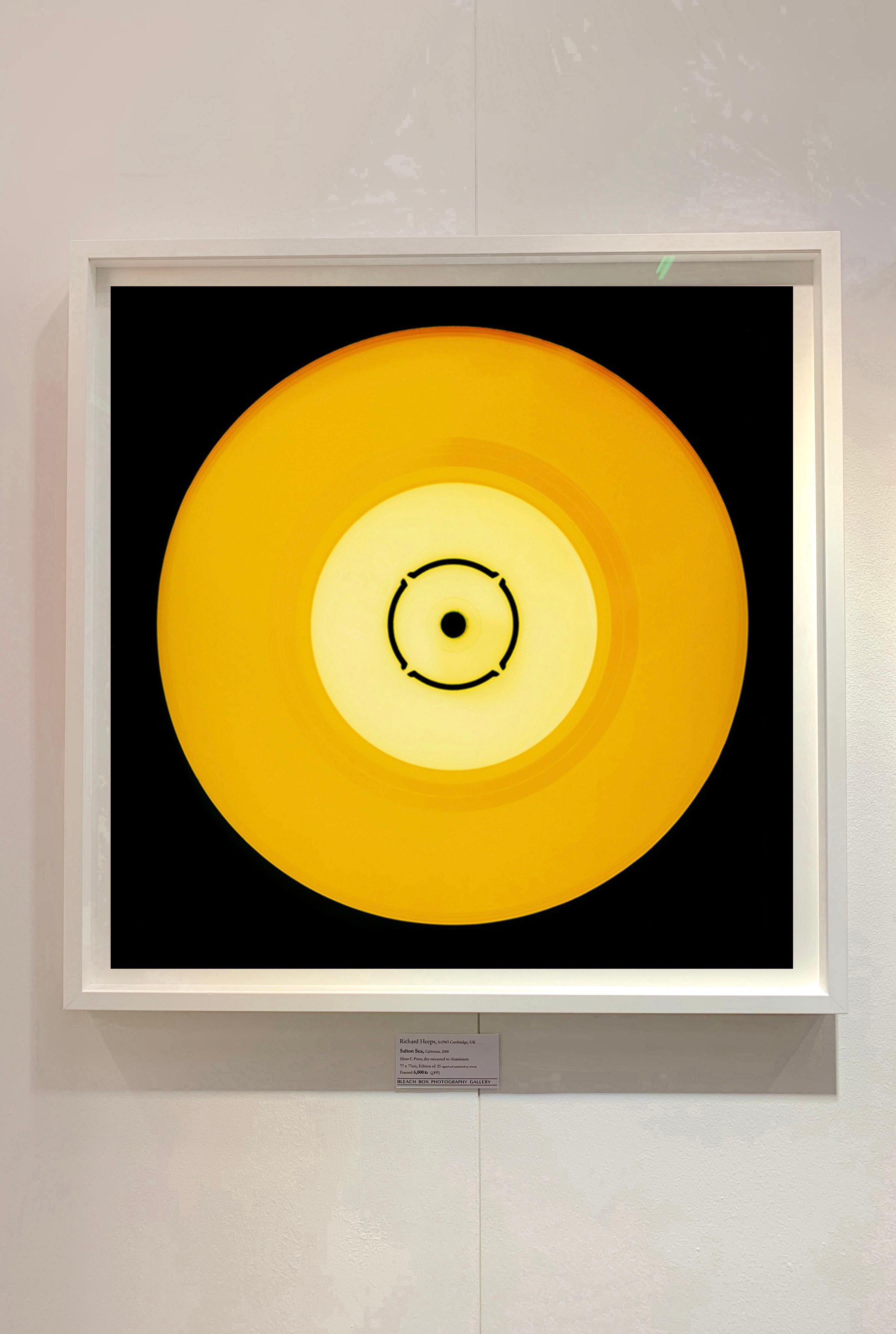 Collection Vinyl, Double B Side (Sunshine) - Photographie couleur conceptuelle jaune - Jaune Color Photograph par Heidler & Heeps