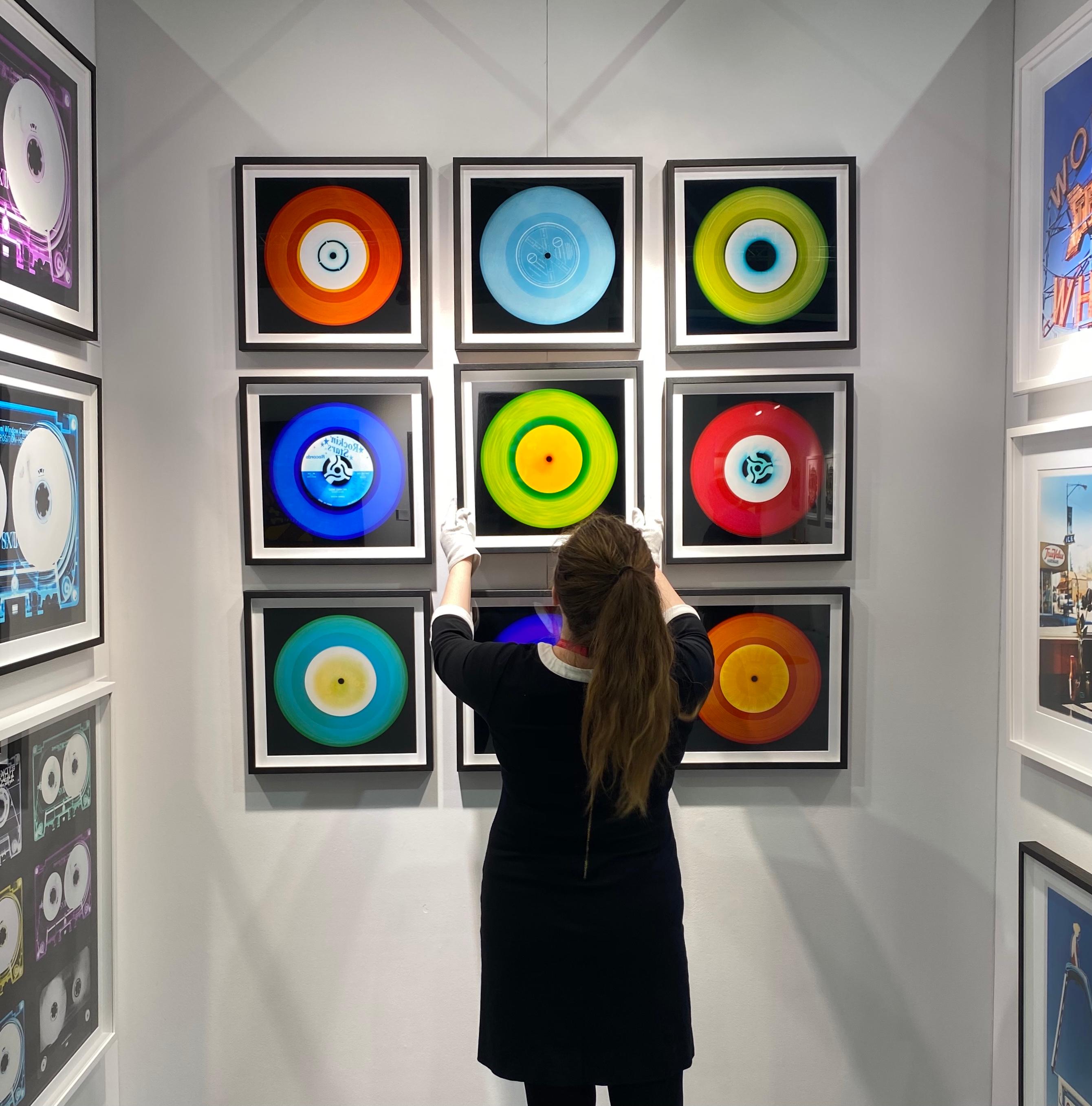 Vinyl Collection Fünfzehnteilige Regenbogen-Installation - Pop-Art-Farbfotografie im Angebot 2