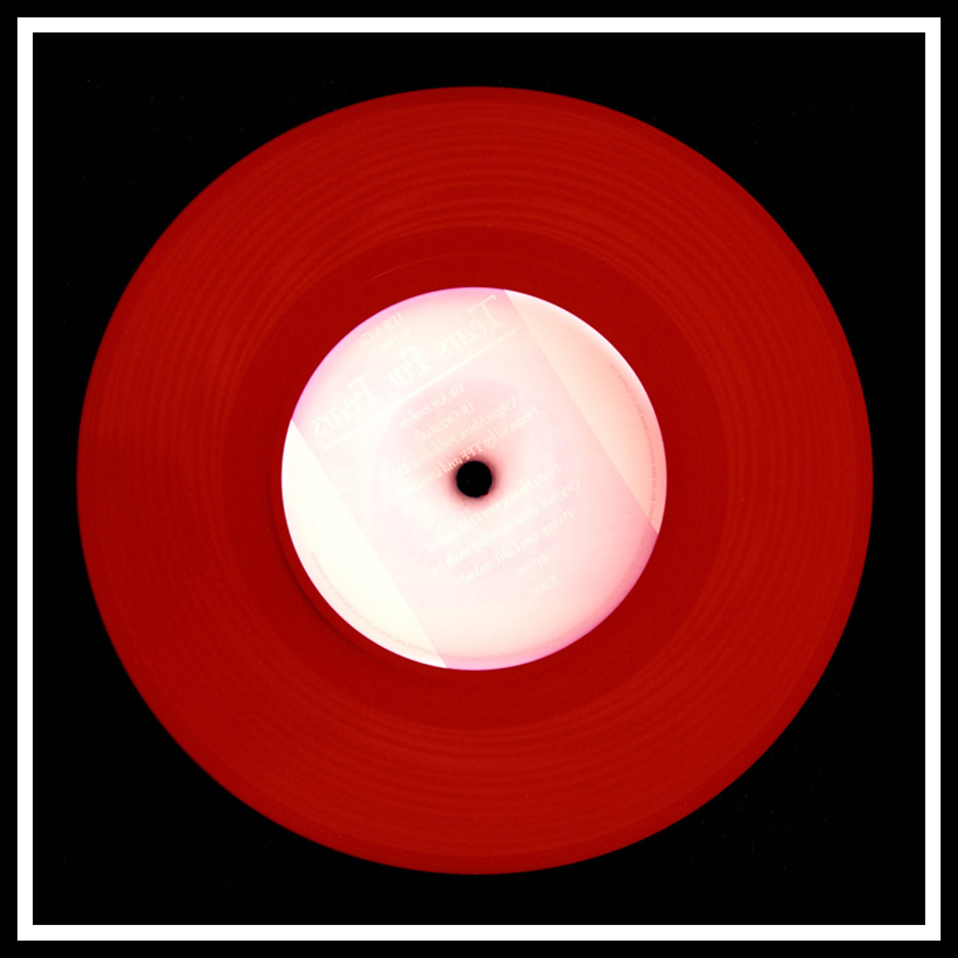 Collection Vinyl, idée (Rose) - Rouge, conceptuel, couleur, Pop Art, photographie en vente 3