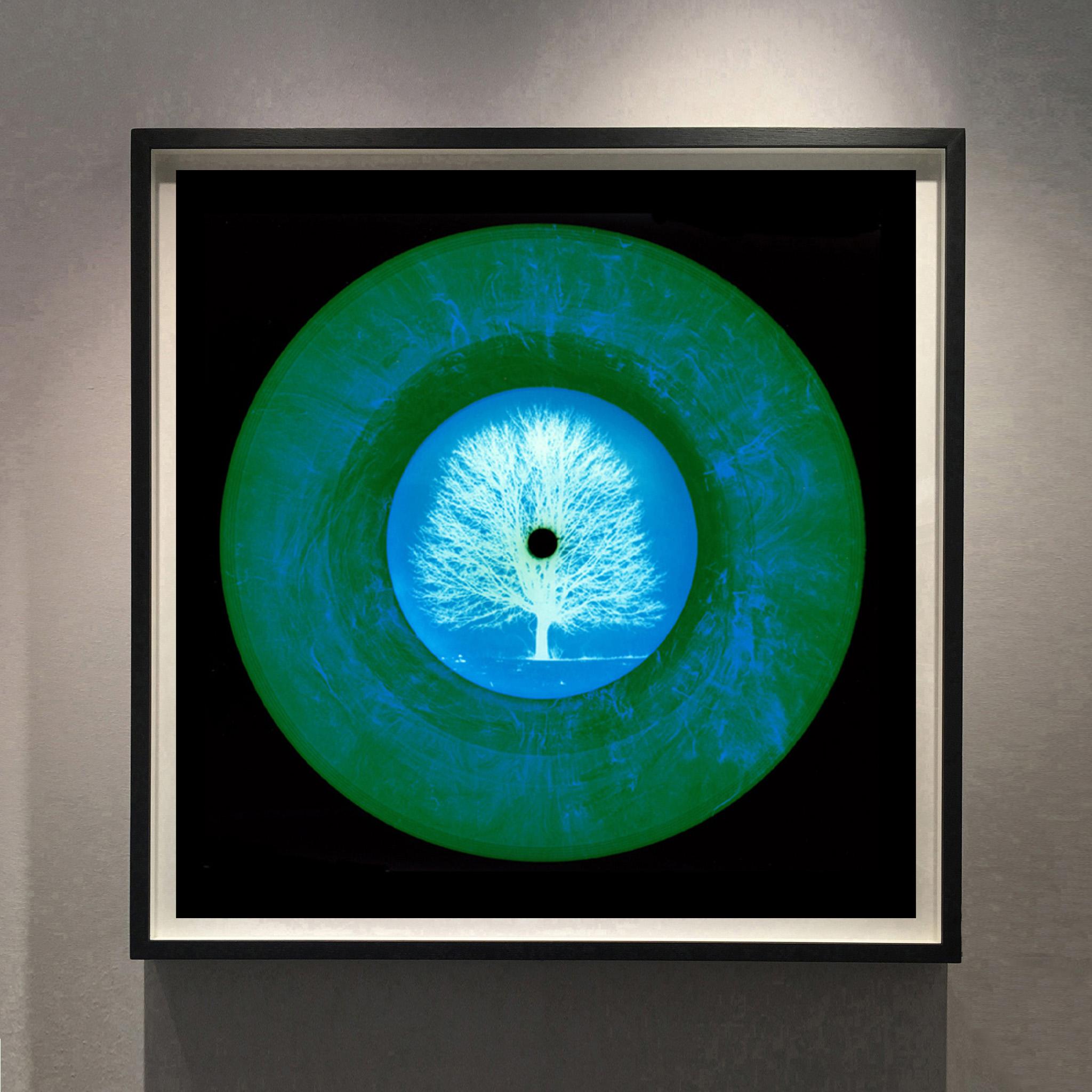 Collection vinyle - LTD. E.D.R. Vinyl - Photographie conceptuelle couleur Pop Art - Noir Color Photograph par Heidler & Heeps