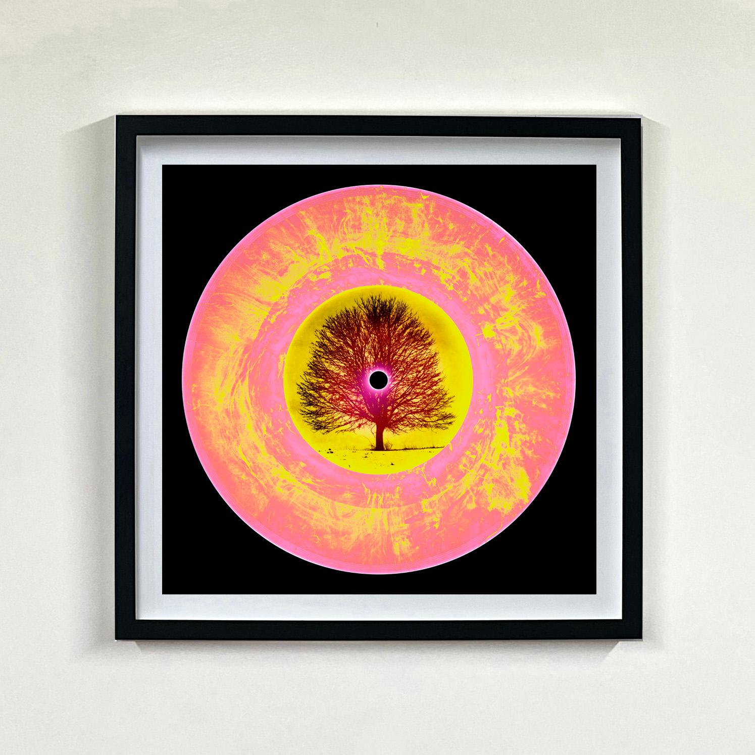 Collection LTD ED Vinyl rose ocre - Photographie couleur pop art - Print de Heidler & Heeps