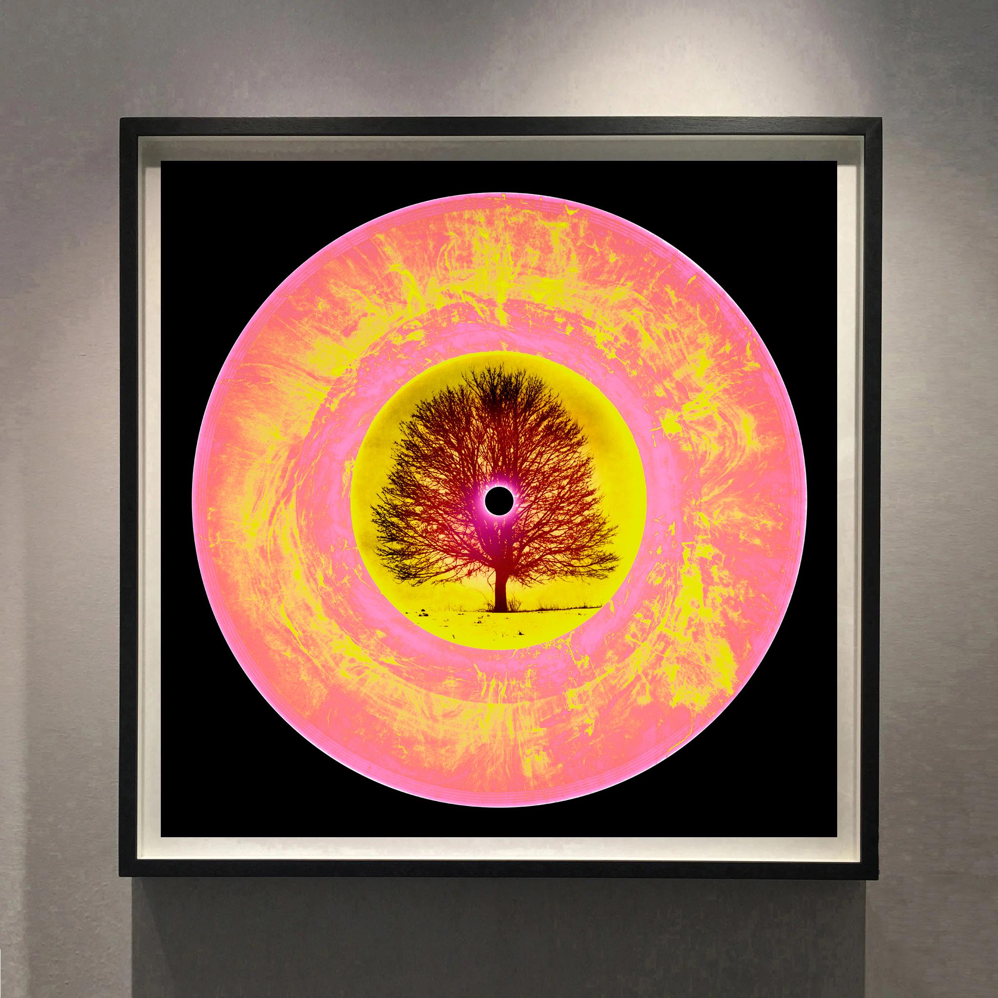 Collection LTD ED Vinyl rose ocre - Photographie couleur pop art - Print de Heidler & Heeps