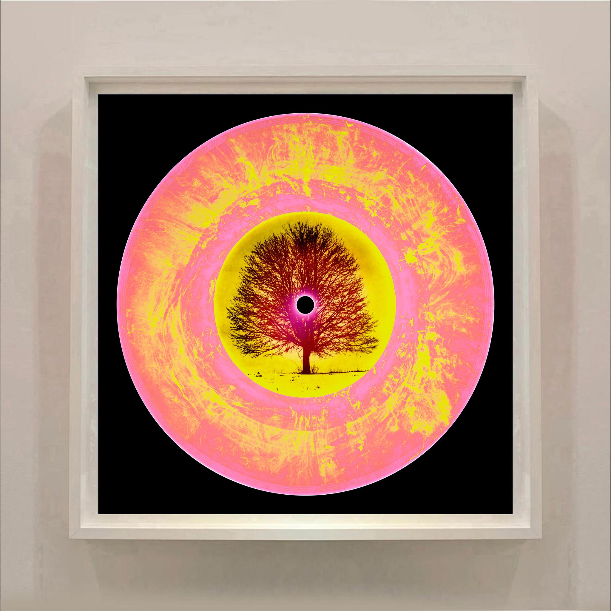 Collection LTD ED Vinyl rose ocre - Photographie couleur pop art - Pop Art Print par Heidler & Heeps