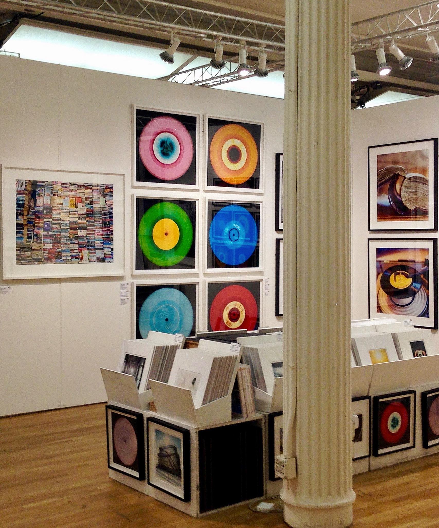 Colección Vinilo - Made in England - Fotografía conceptual, Pop Art en color - Color Photograph Azul de Heidler & Heeps