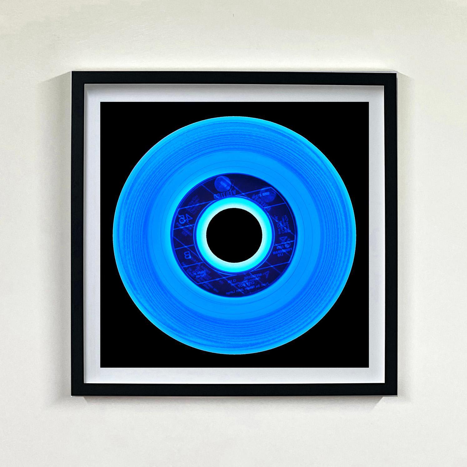 Collection Vinyl Made in France Bleu - Photographie couleur Pop Art - Print de Heidler & Heeps