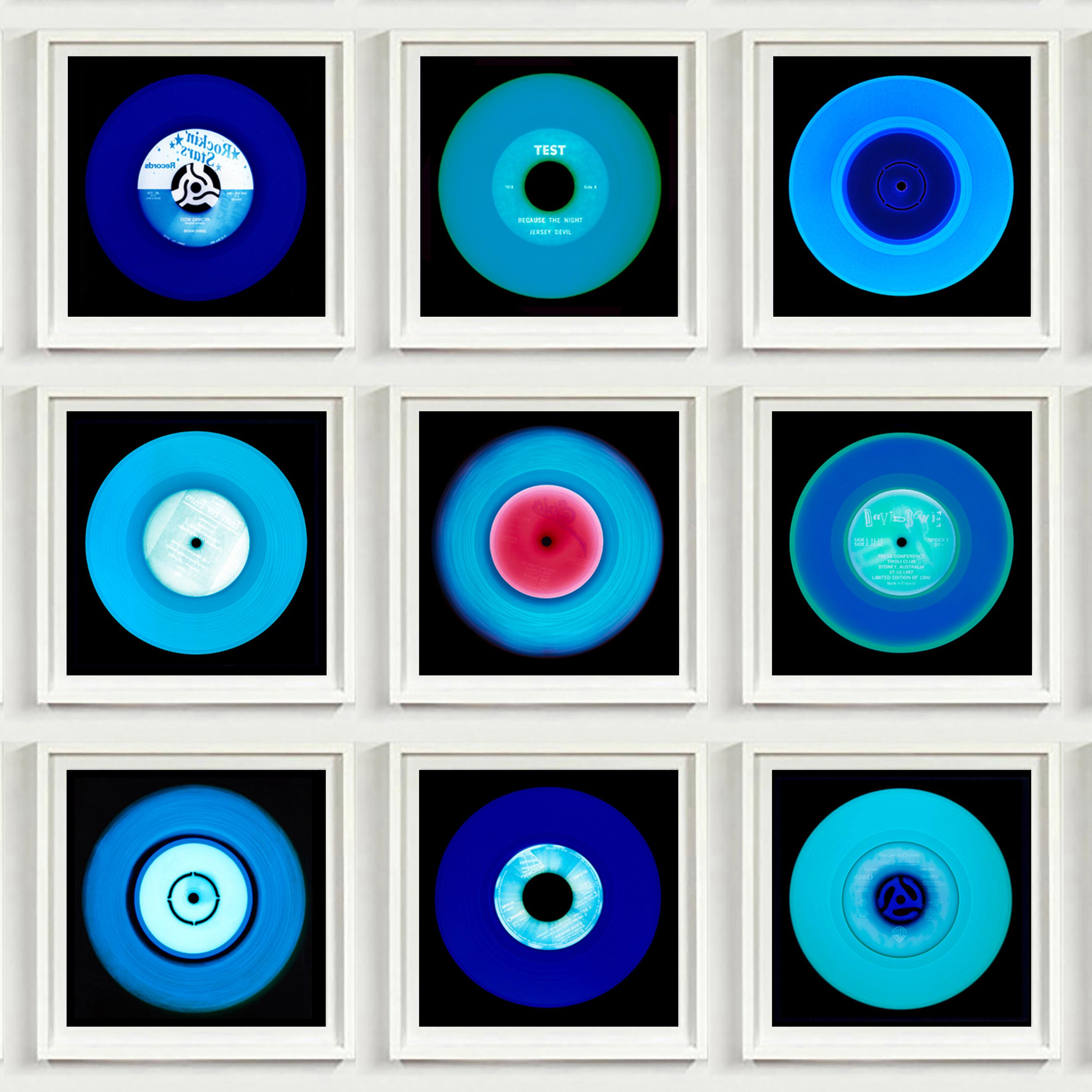 Colección de Vinilos Instalación Blues de Nueve Piezas - Fotografía Pop Art - Photograph de Heidler & Heeps