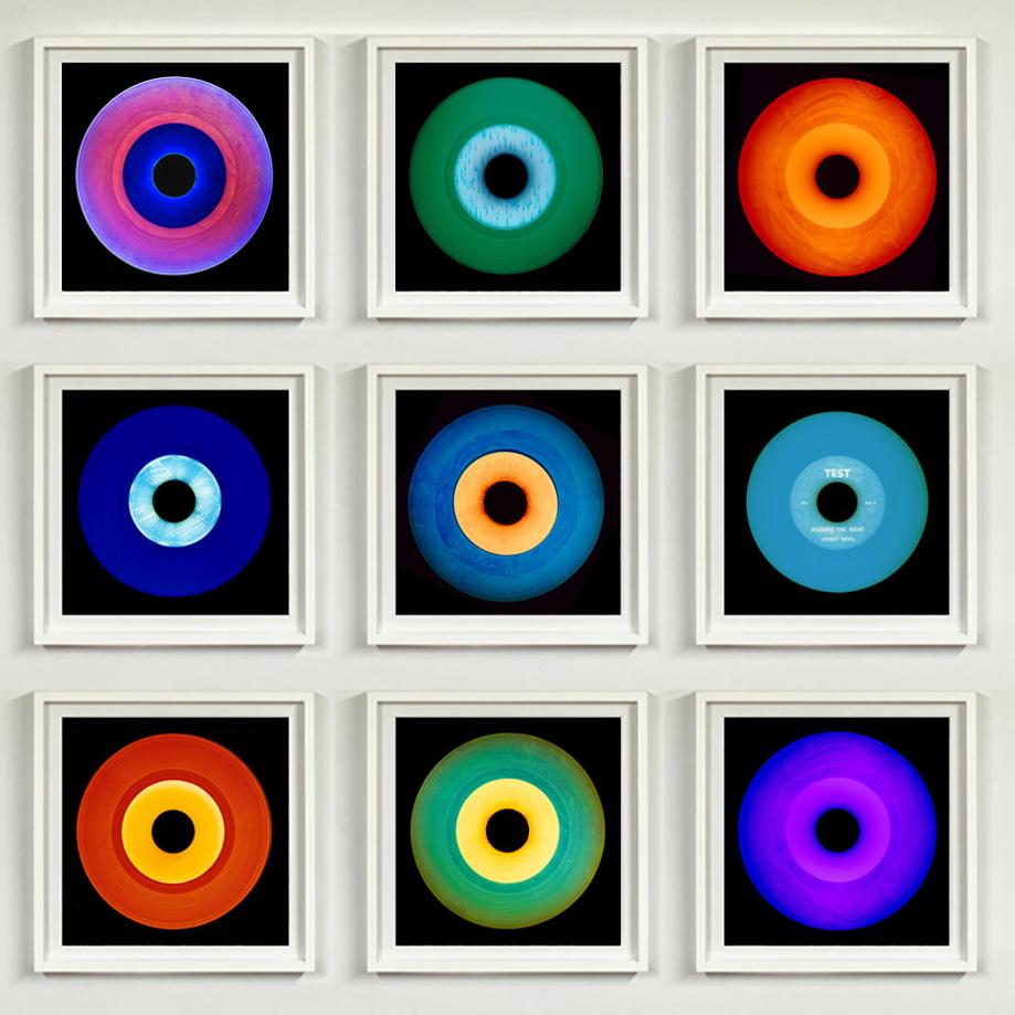 Vinyl Kollektion Neun Mehrfarbige Installation - Multicolor Pop Art Foto, mehrfarbig im Angebot 8