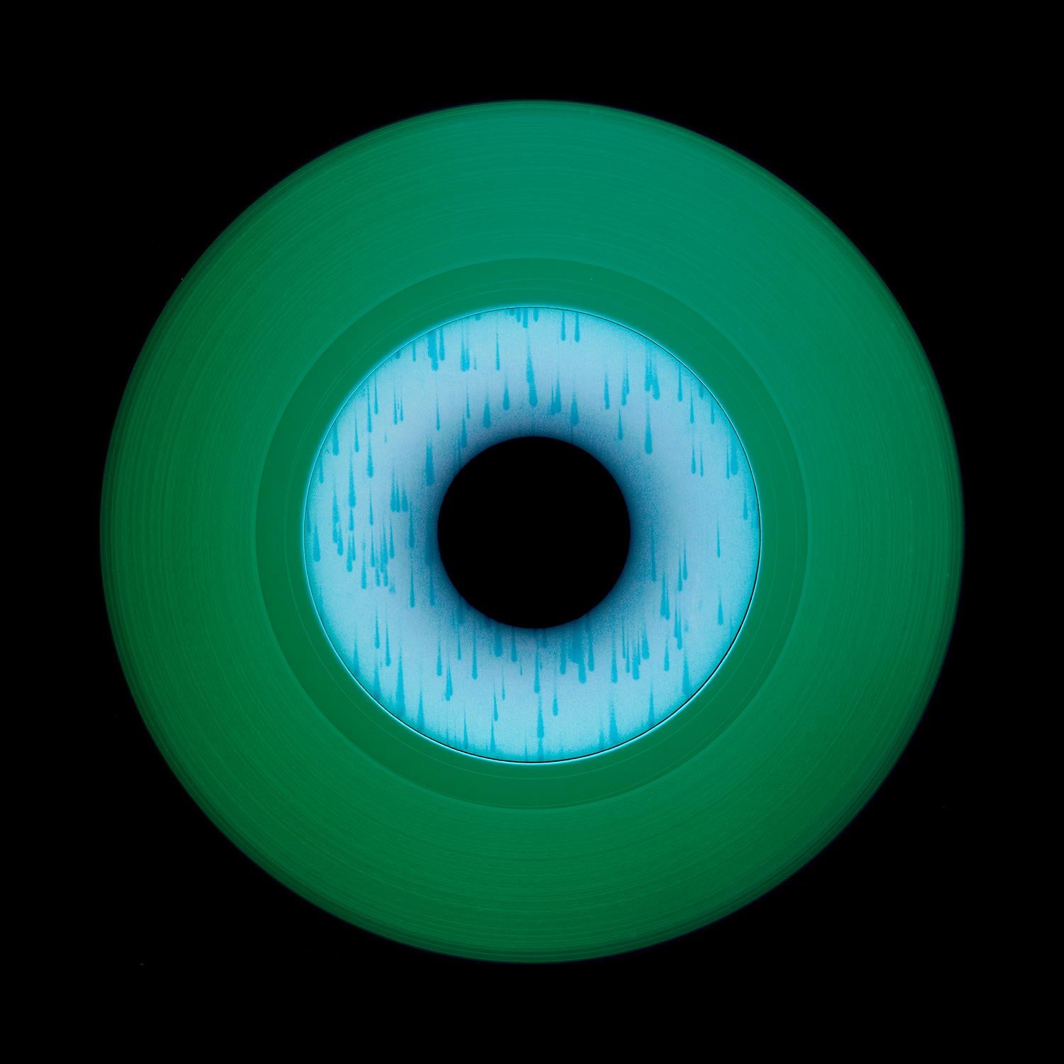 Color Photograph Heidler & Heeps - Collection Vinyl, Other Side (vert) - Photographie couleur Pop Art conceptuelle