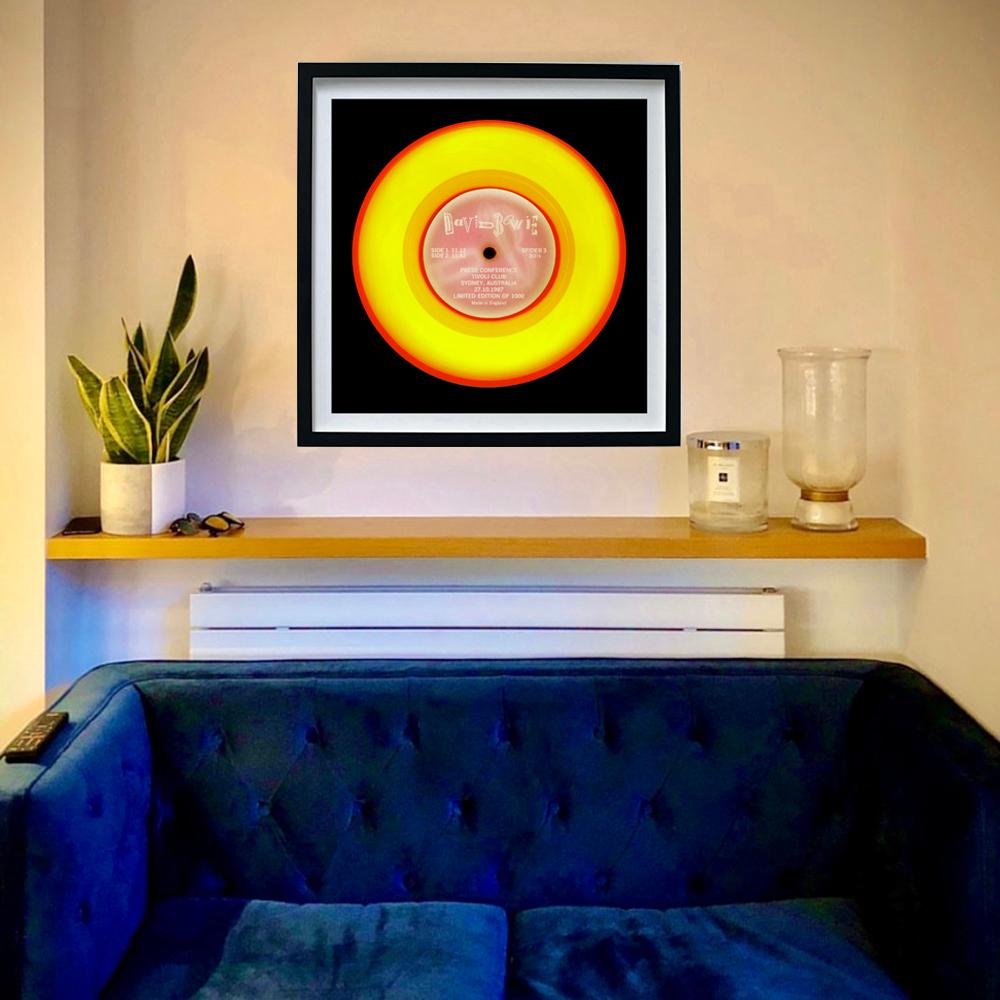 The Collective 'Press Conference (Vivid Yellow)' - Photographie couleur Pop Art en vente 3