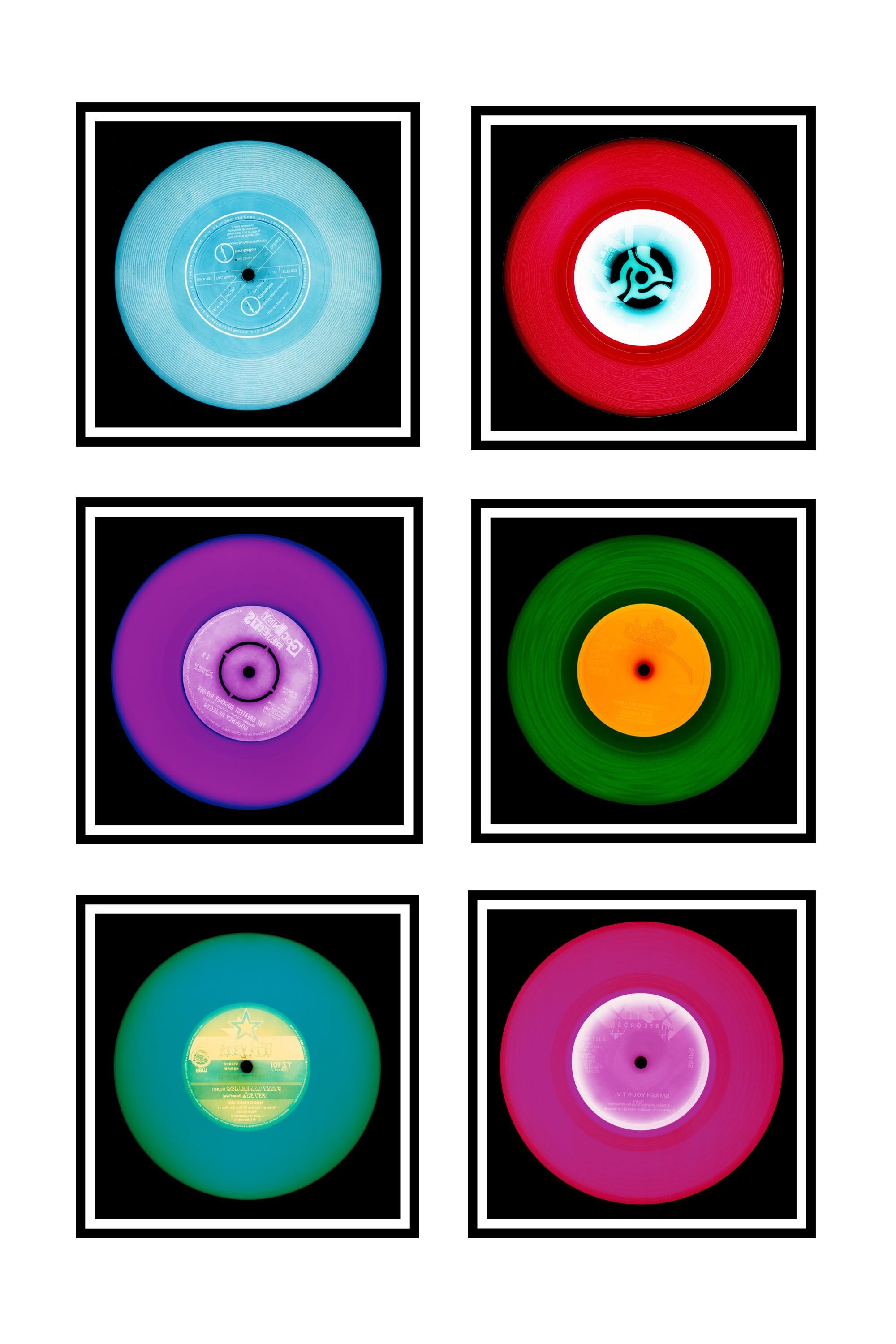 Sechsteilige Installation aus der Vinyl-Kollektion – Pop-Art-Farbfotografie – Print von Heidler & Heeps
