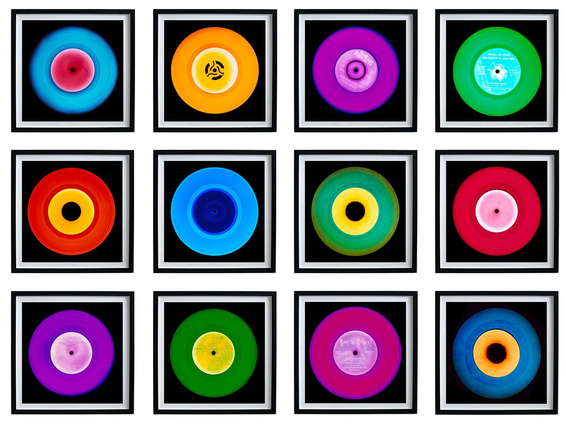 Collection Vinyl douze pièces multicolores - Ensemble Pop Art encadré - Photograph de Heidler & Heeps
