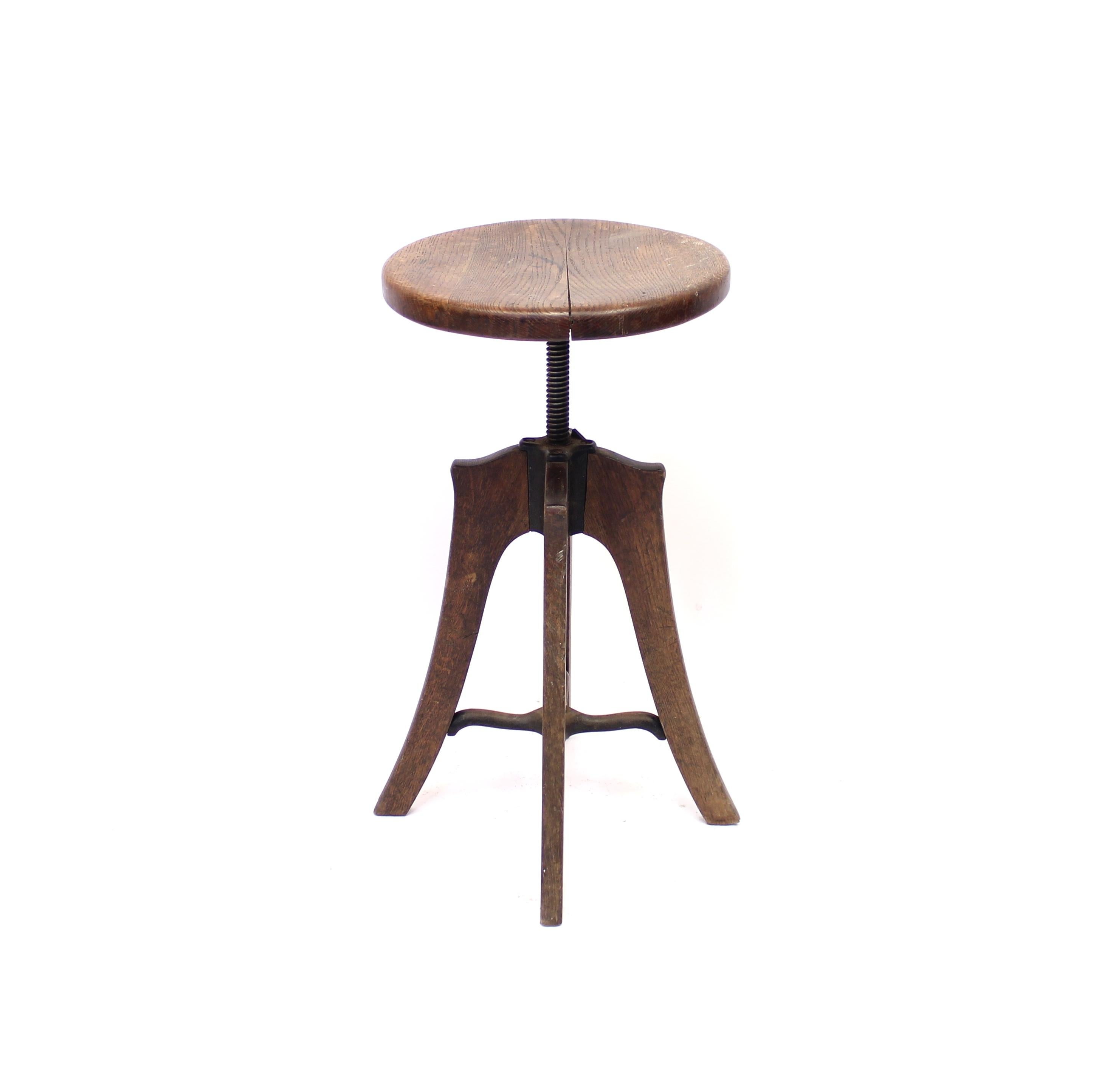Height Adjustable Industrial Stool in Oak, 1920s-1930s In Good Condition In Uppsala, SE