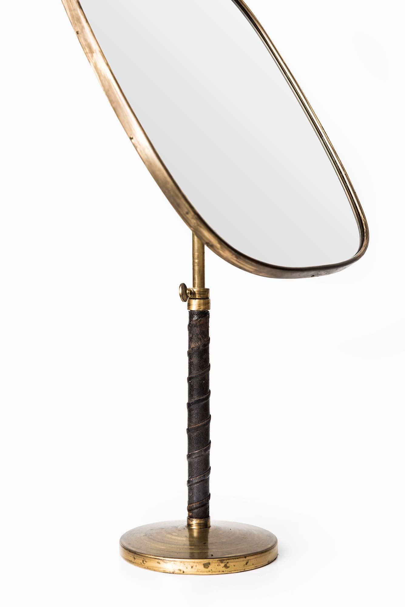 Height Adjustable Mirror Attributed to Josef Frank In Excellent Condition In Limhamn, Skåne län