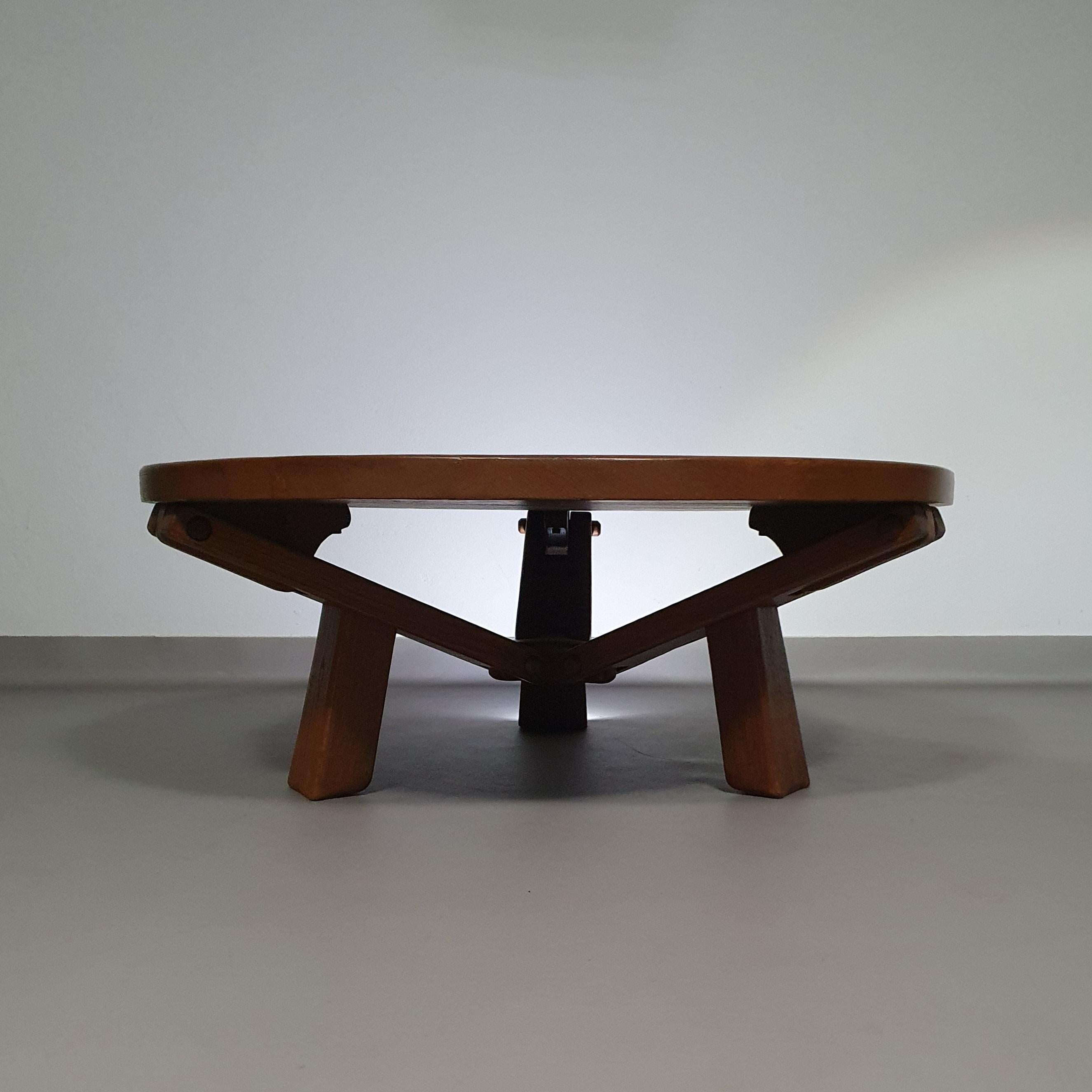 Height adjustable oak coffee table 3 positions.  Depth 110 cm  Height 52  For Sale 12