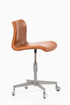 Height-Adjustable Office Chair in Leather and Steel, 1960s