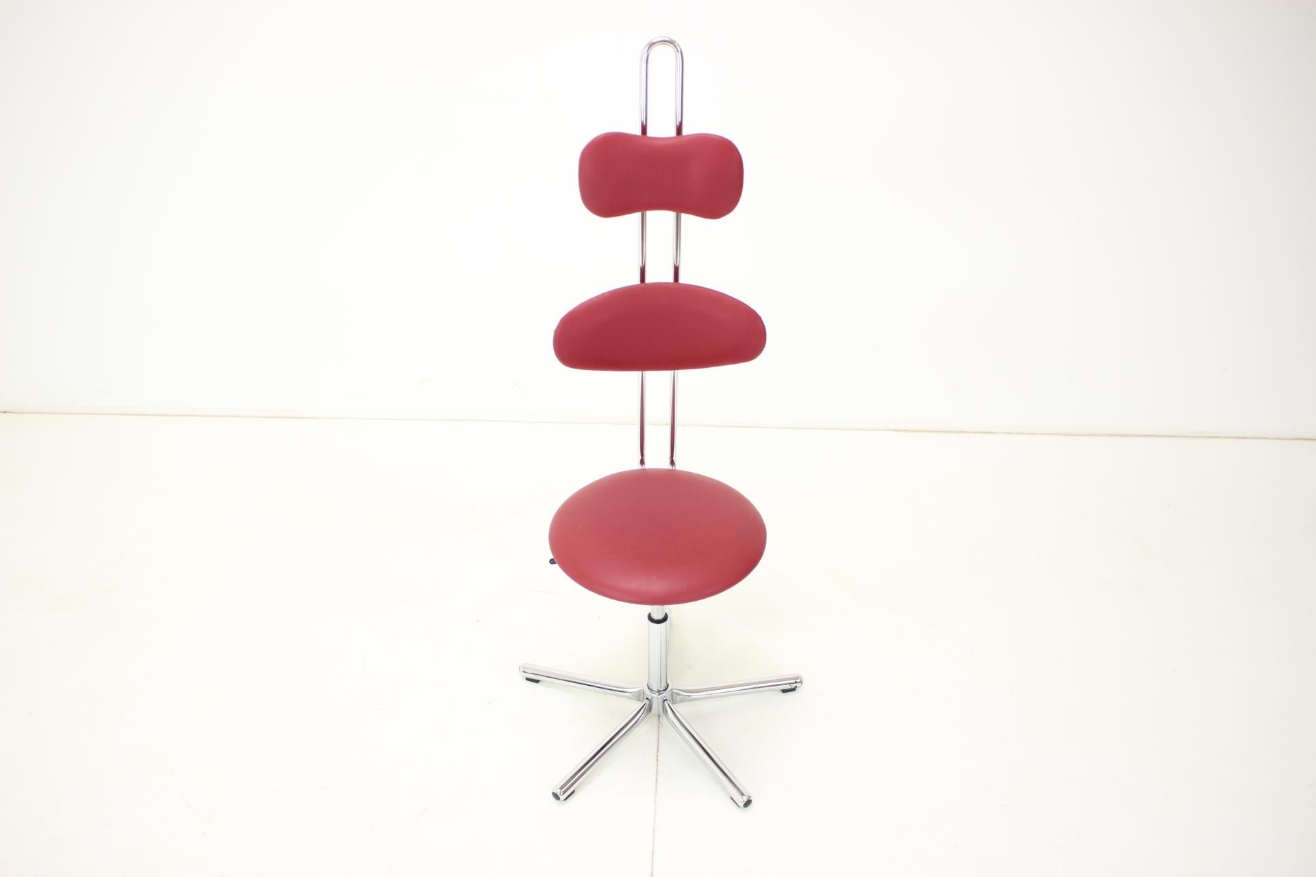 Mid-Century Modern Height-Adjustable Swivel Chair 1980s, Czechoslovakia For Sale
