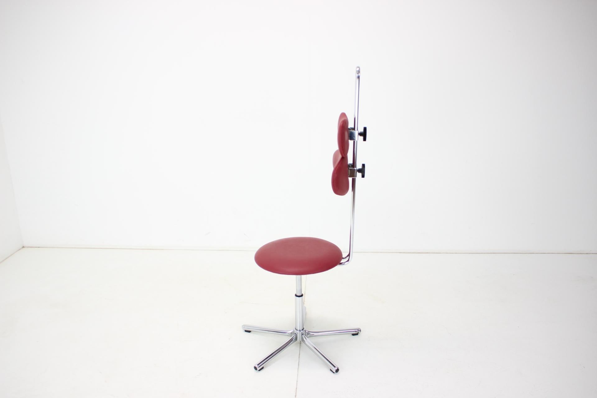 Height-Adjustable Swivel Chair 1980s, Czechoslovakia For Sale 1