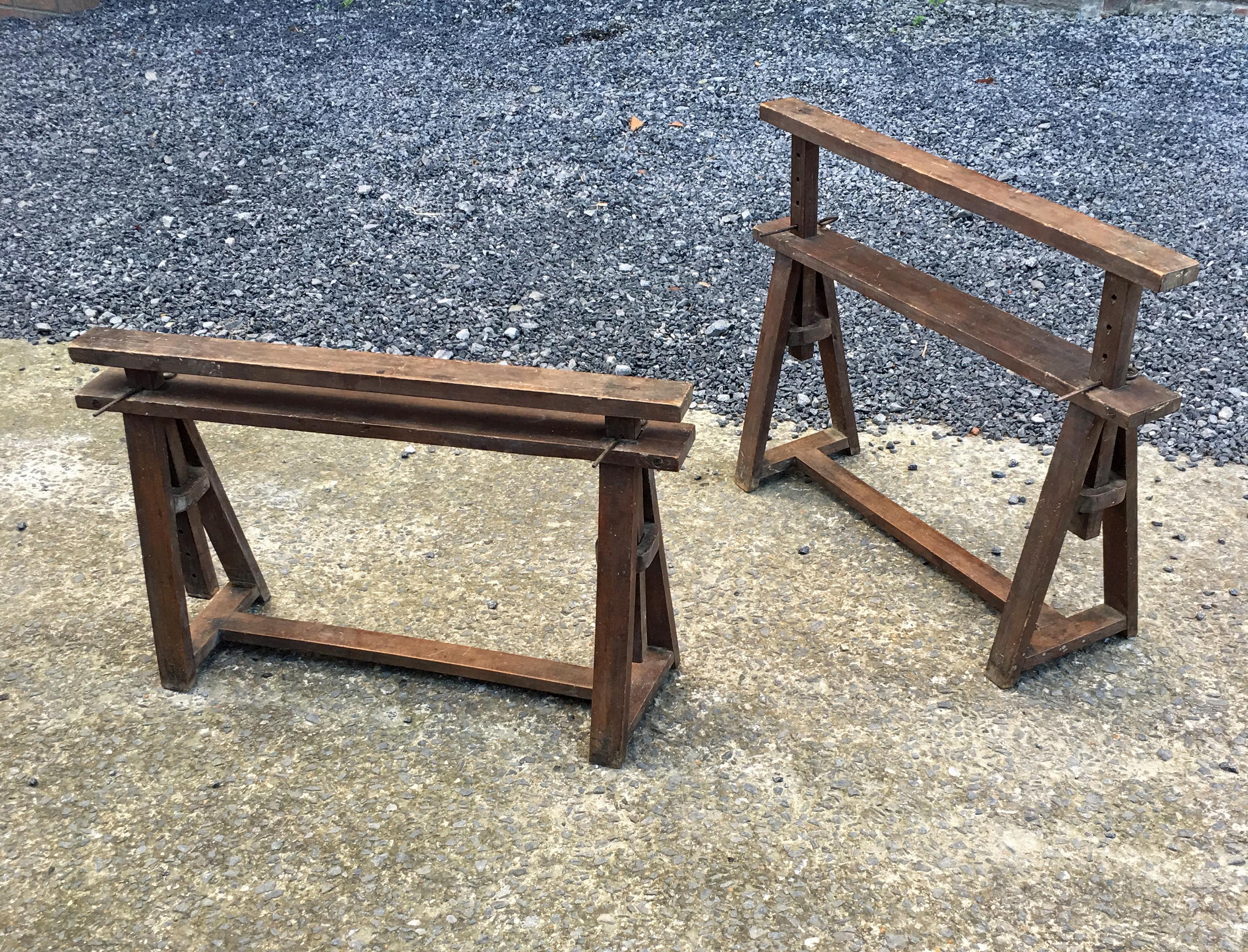 Height adjustable trestles, wood, circa 1930
measures: Height from 55 cm to 83 cm
Width 90 cm
Depth 27 cm.