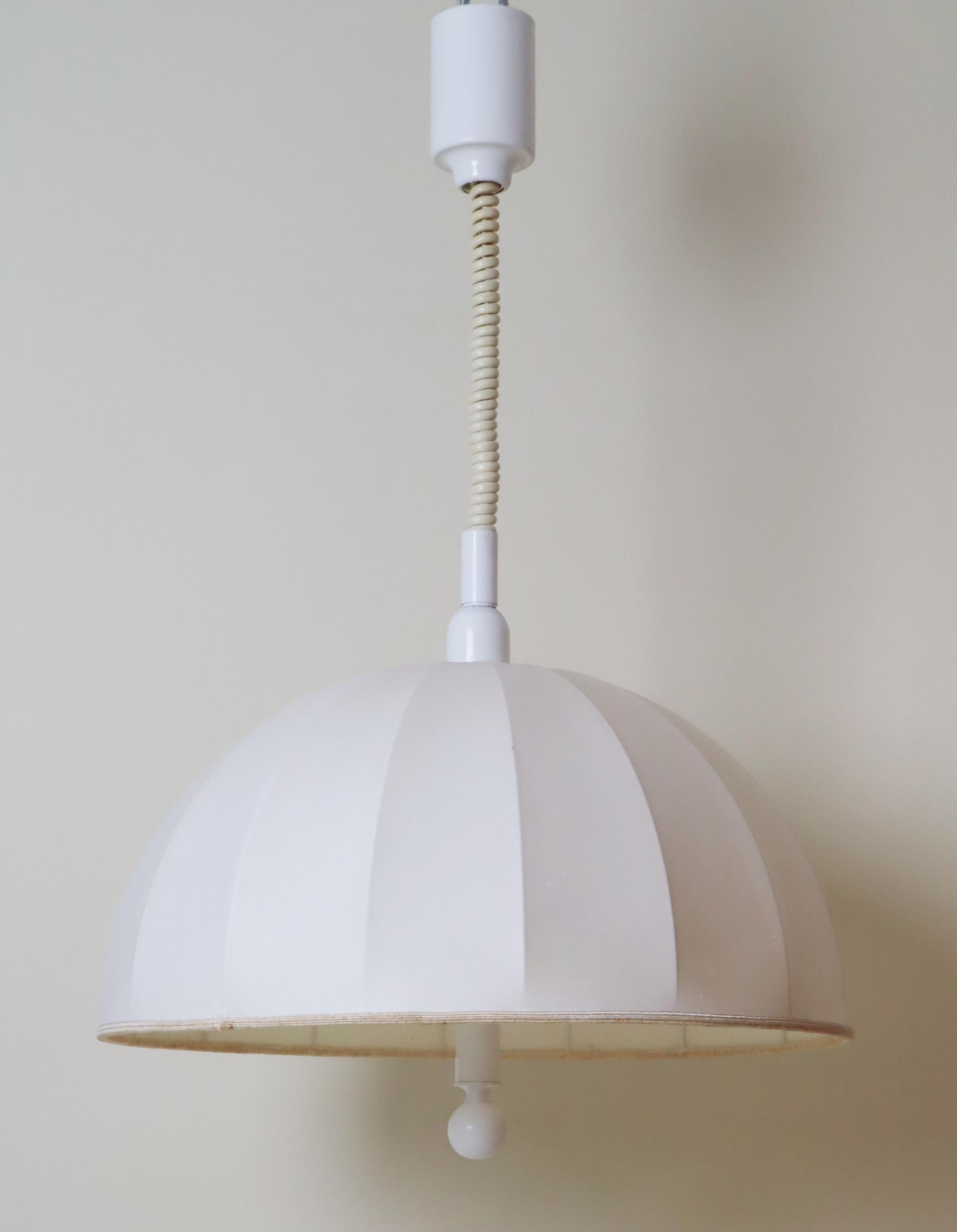 Lampe suspendue à abat-jour en tissu suédois blanc réglable en hauteur en vente 4