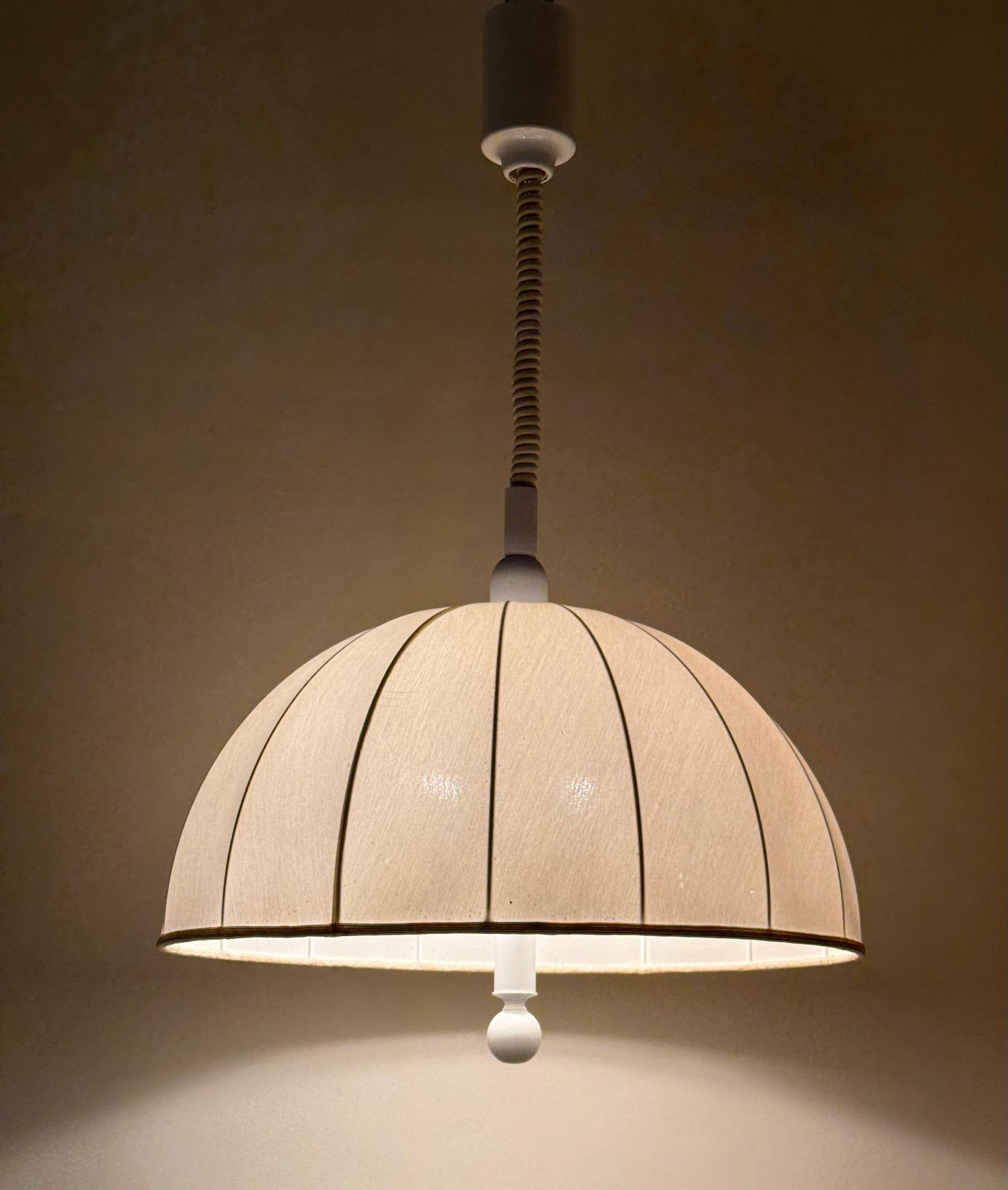 Lampe suspendue à abat-jour en tissu suédois blanc réglable en hauteur en vente 6