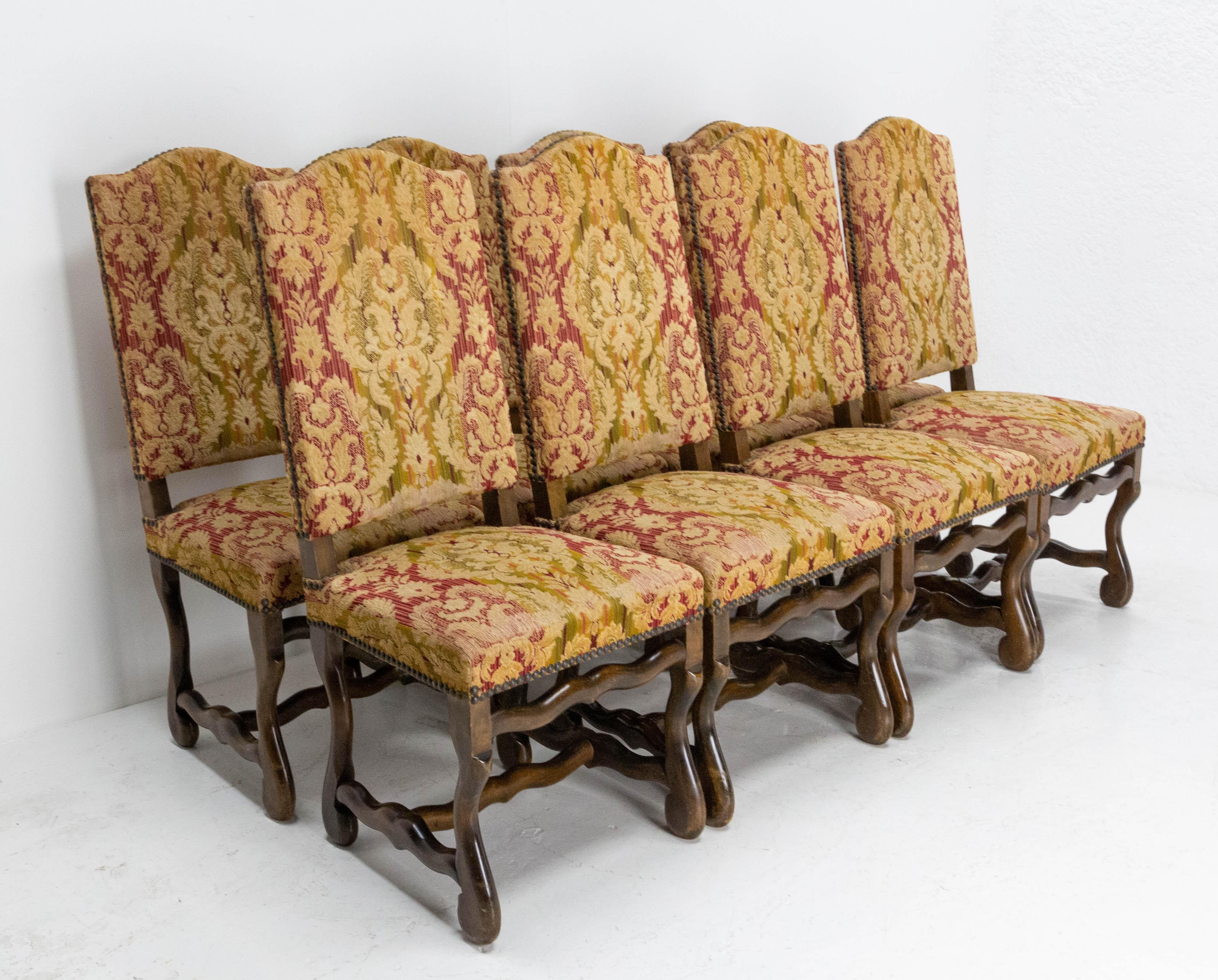 Acht Esszimmerstühle im Stil Louis XIII um 1960
Diese Stühle stammen aus einem Restaurant an der französischen Baskenküste (Südwestfrankreich)
Wir haben auch zwei Sätze von sechs Stühlen, wenn Sie benötigen, fragen Sie bitte einfach.
Der Stuhl kann