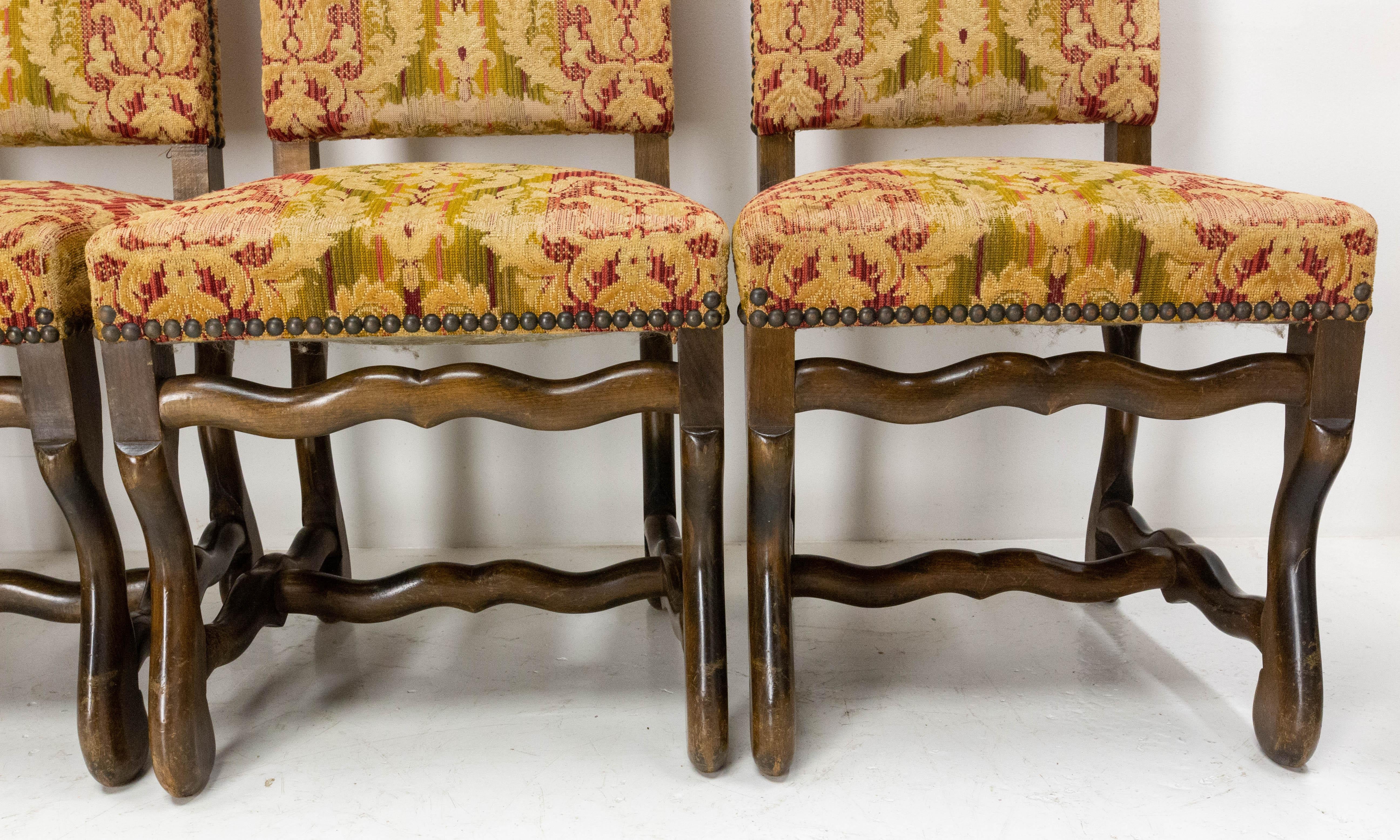 Milieu du XXe siècle Huit chaises de salle à manger françaises Os de Mouton en hêtre de style Louis XIII, vers 1960 en vente