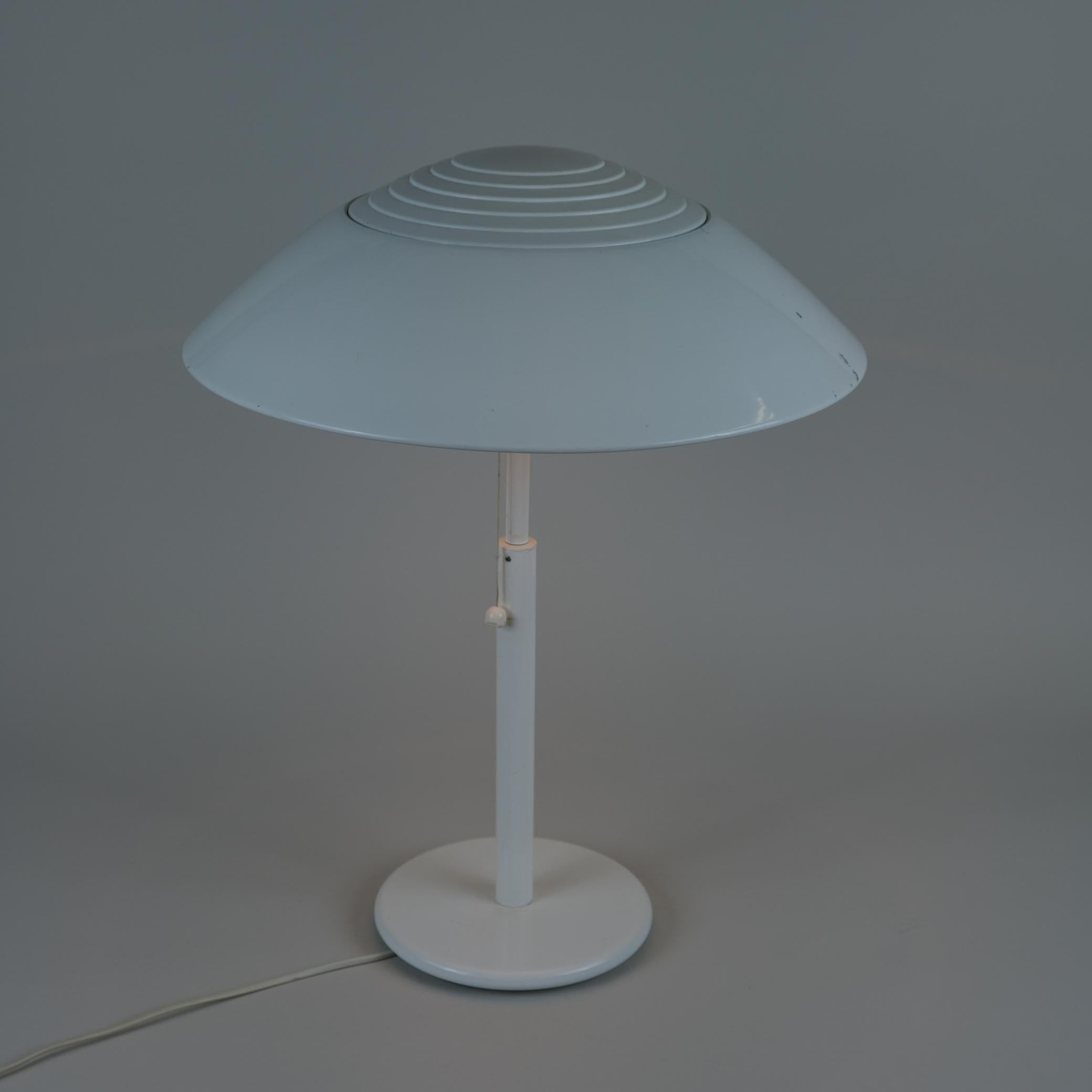 Scandinavo moderno Lampada da tavolo della serie Effect di Heikki Turunen modello 940-404, Orno anni '80, Finlandia in vendita