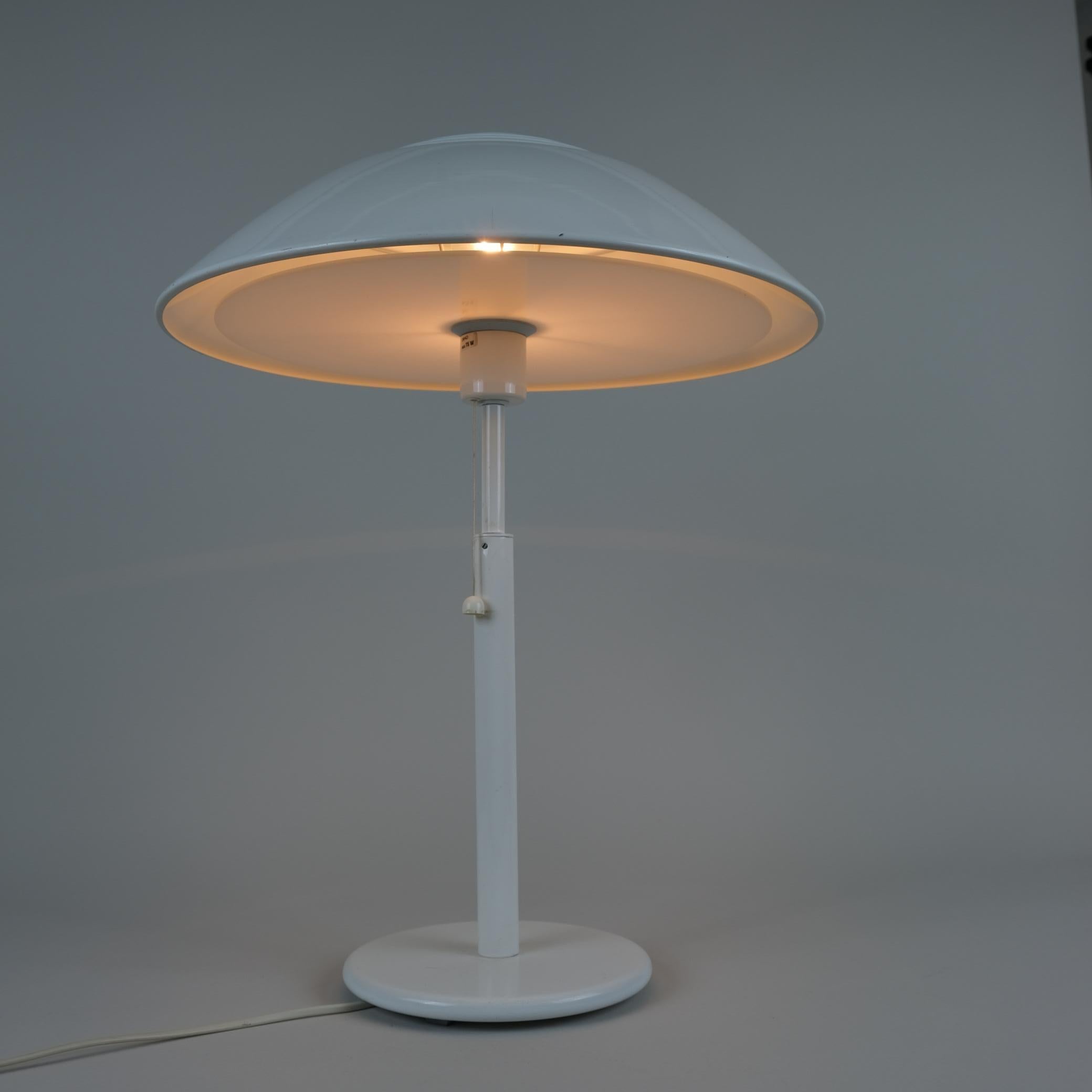 Metallo Lampada da tavolo della serie Effect di Heikki Turunen modello 940-404, Orno anni '80, Finlandia in vendita
