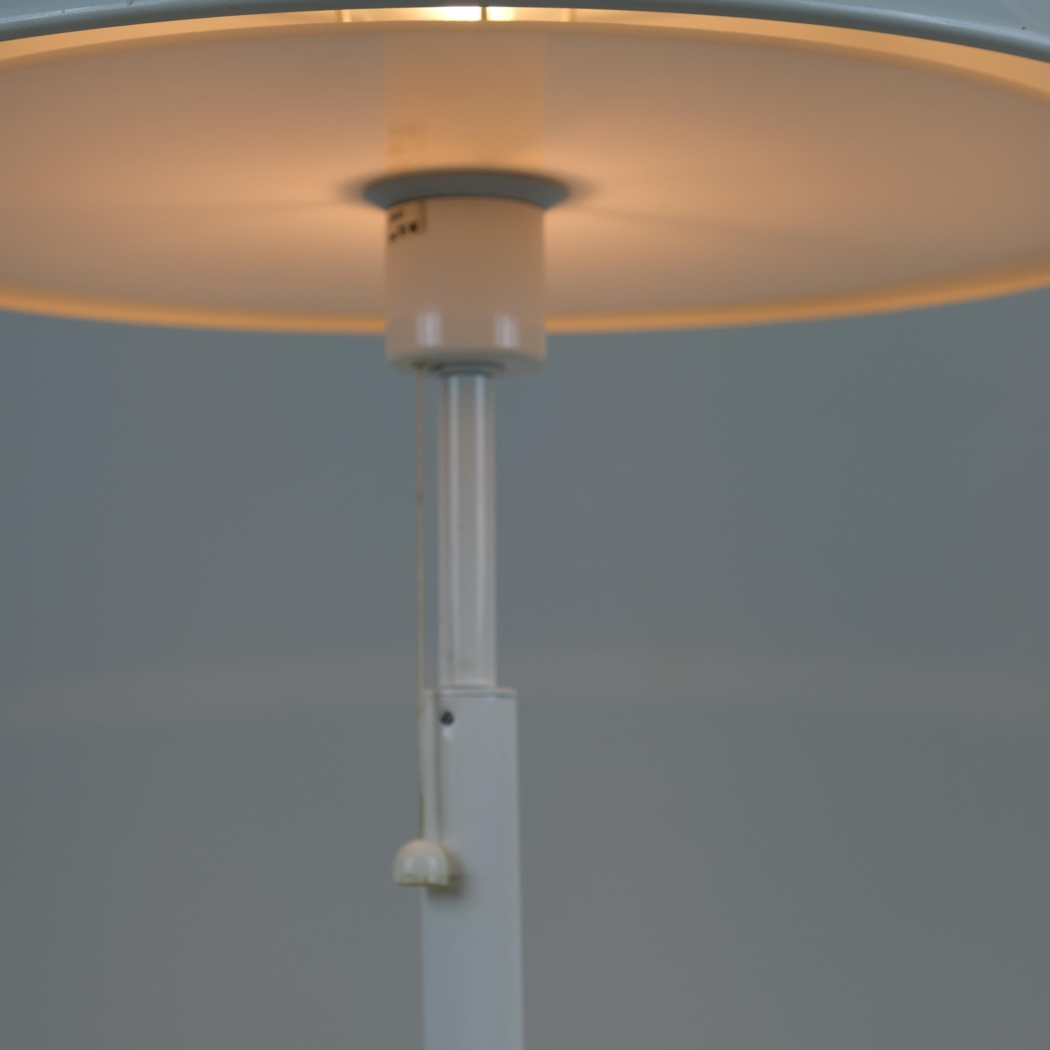 Lampada da tavolo della serie Effect di Heikki Turunen modello 940-404, Orno anni '80, Finlandia in vendita 1