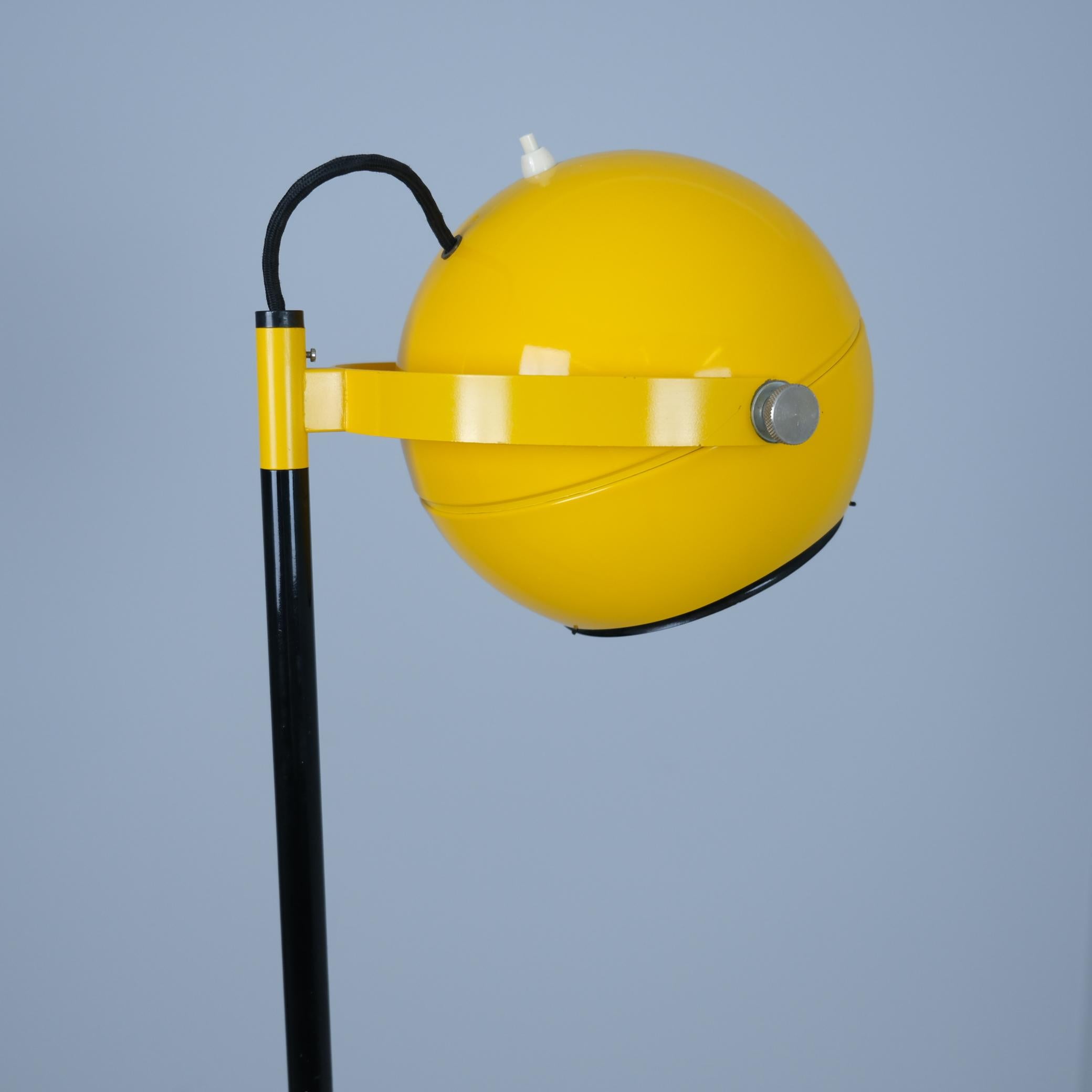 Scandinave moderne Heikki Turunen Lampadaire Model No 30-180 en noir et jaune, Orno 1970, Finlande en vente