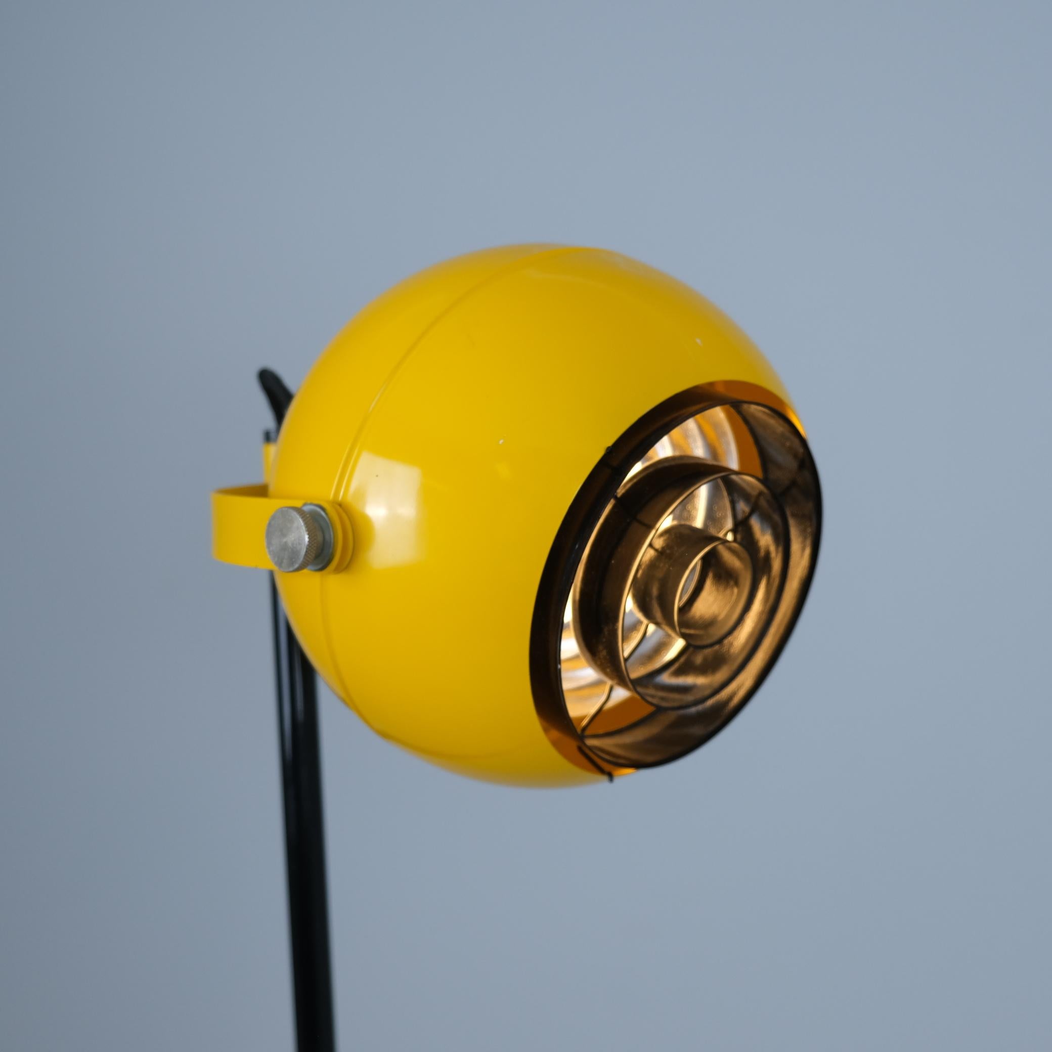 Heikki Turunen Lampadaire Model No 30-180 en noir et jaune, Orno 1970, Finlande Bon état - En vente à Helsinki, FI