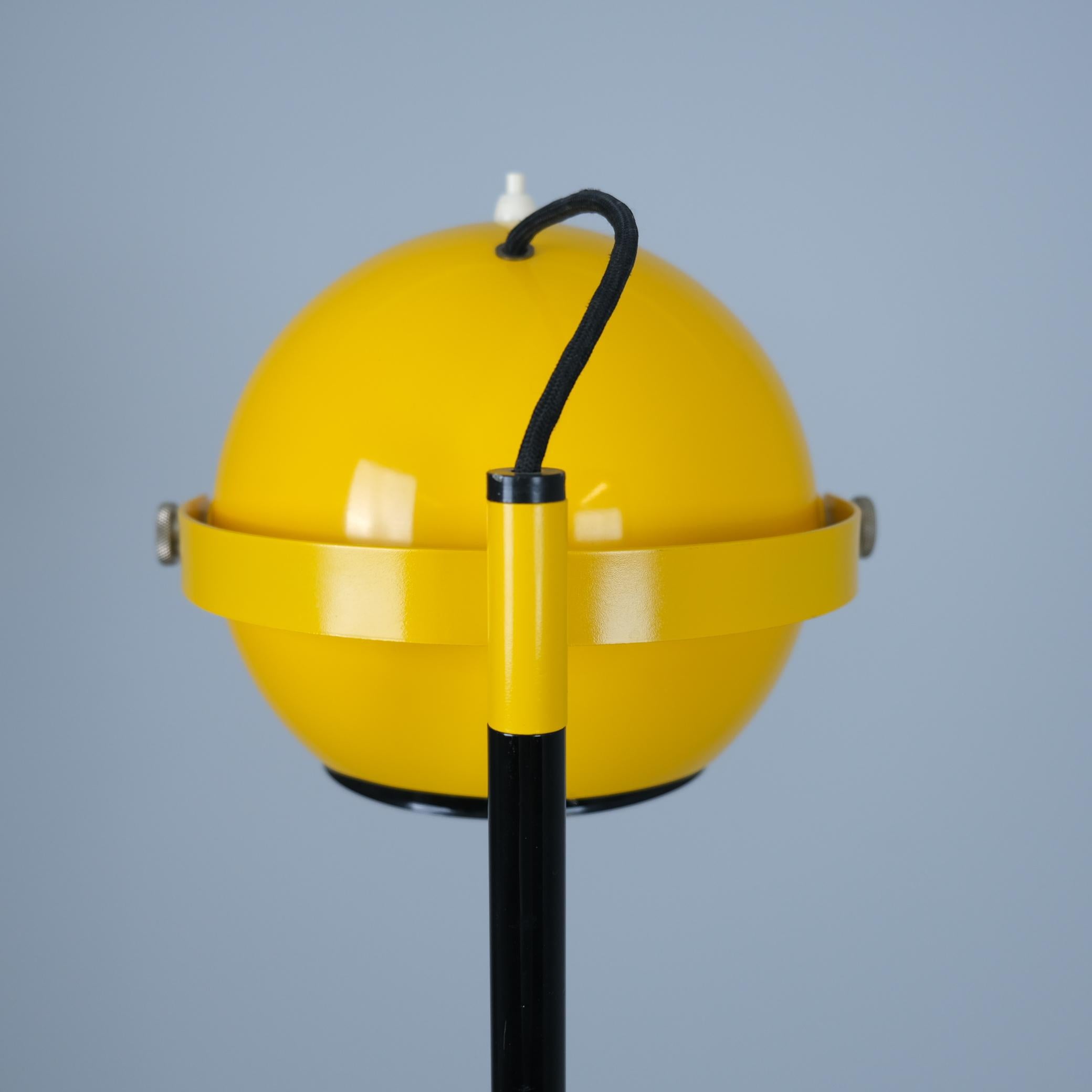 Heikki Turunen Lampadaire Model No 30-180 en noir et jaune, Orno 1970, Finlande en vente 2