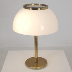 Lampada da tavolo in ottone e acrilico della serie Senior di Heikki Turunen Modello 940-147, Orno anni '70