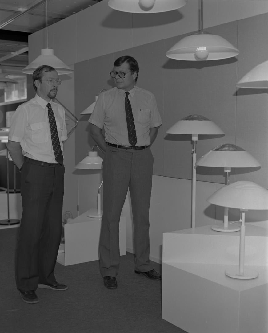 Lampada da tavolo Heikki Turunen Serie Effetto Bianco Modello 940-404, Orno anni '80, Finlandia in vendita 3