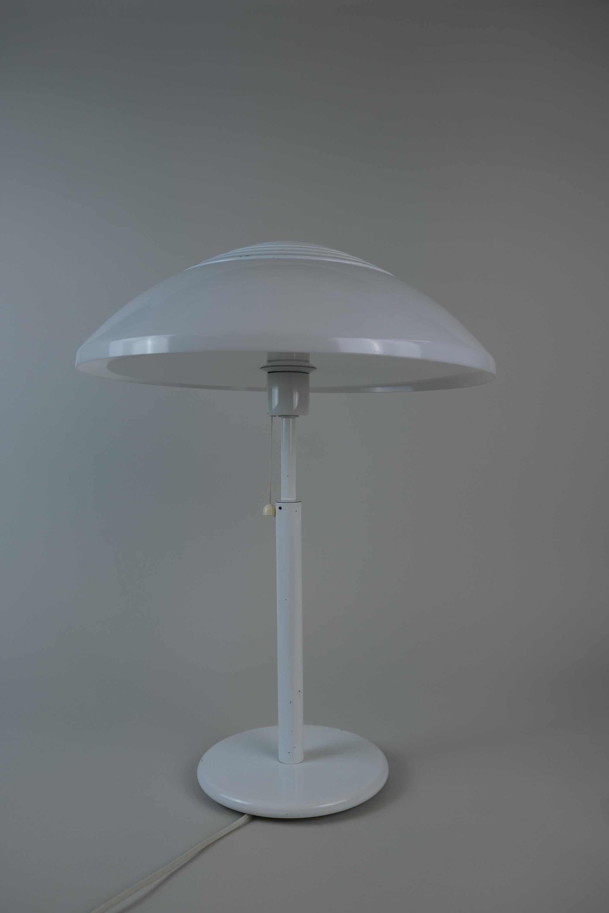 Metallo Lampada da tavolo Heikki Turunen Serie Effetto Bianco Modello 940-404, Orno anni '80, Finlandia in vendita