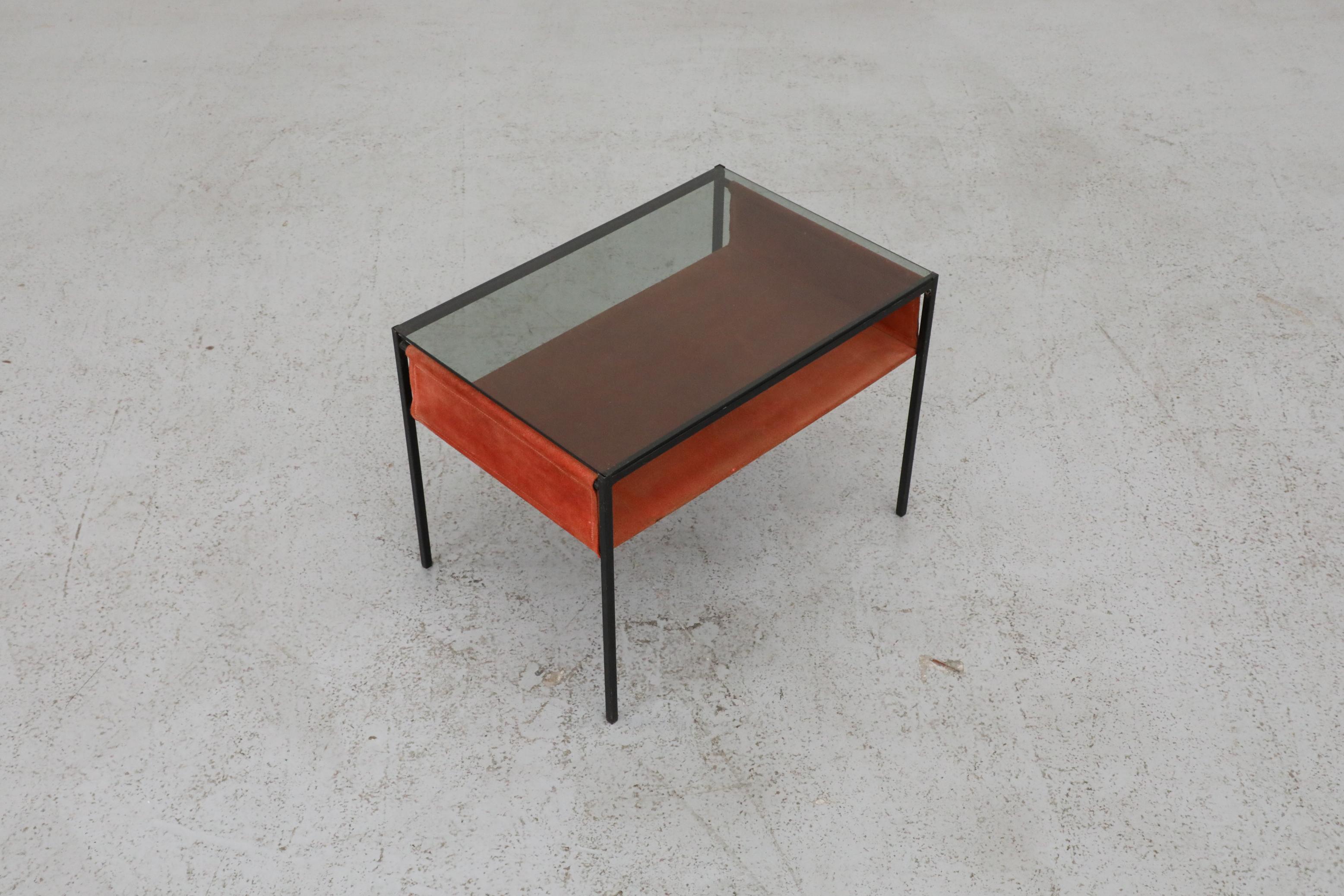 Métal Hein Salomonson Table d'appoint du milieu du siècle avec verre fumé et daim pour AP Originals en vente