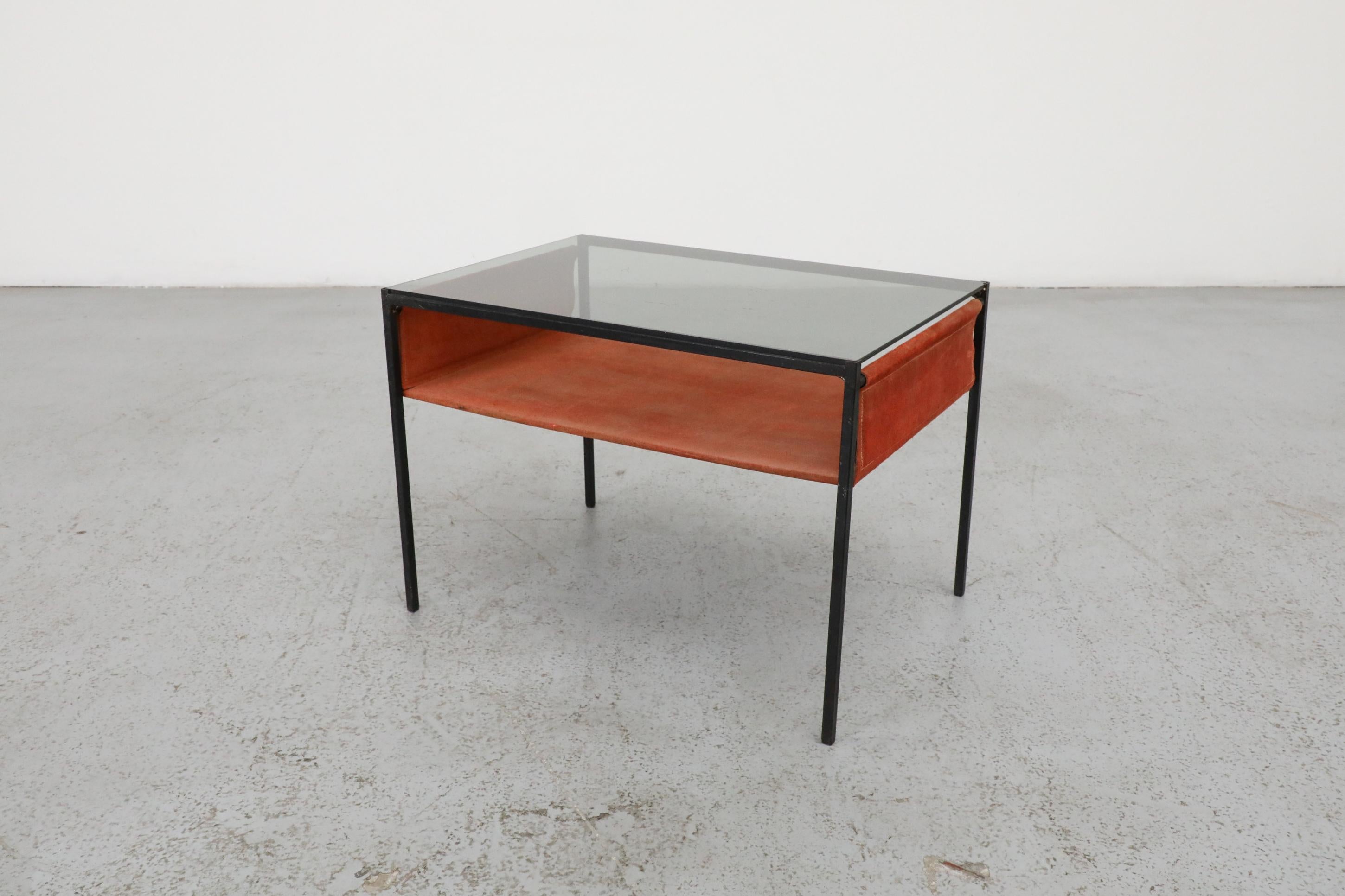 Hein Salomonson Table d'appoint du milieu du siècle avec verre fumé et daim pour AP Originals en vente 1