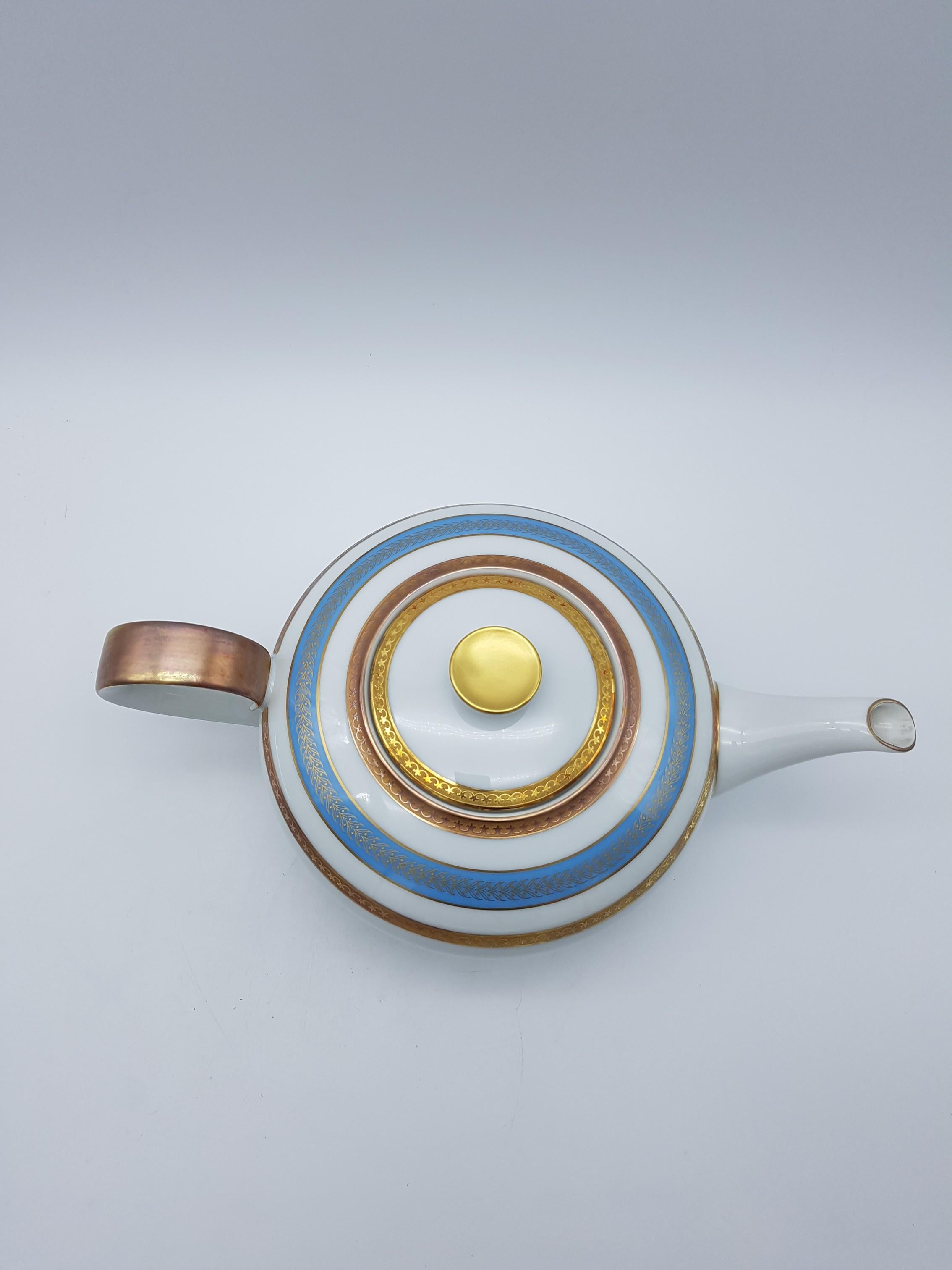 Heinrich Bavaria Porcelain Tea-Set, 14-Piece Gold Rimmed Bone China Set For Sale 2