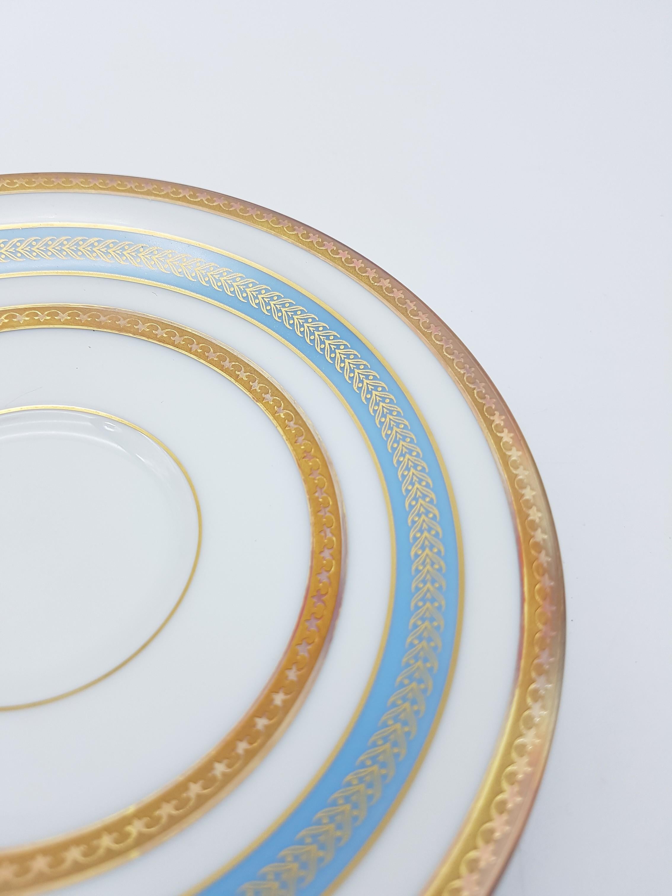 Heinrich Bavaria Porcelain Tea-Set, 14-Piece Gold Rimmed Bone China Set For Sale 6